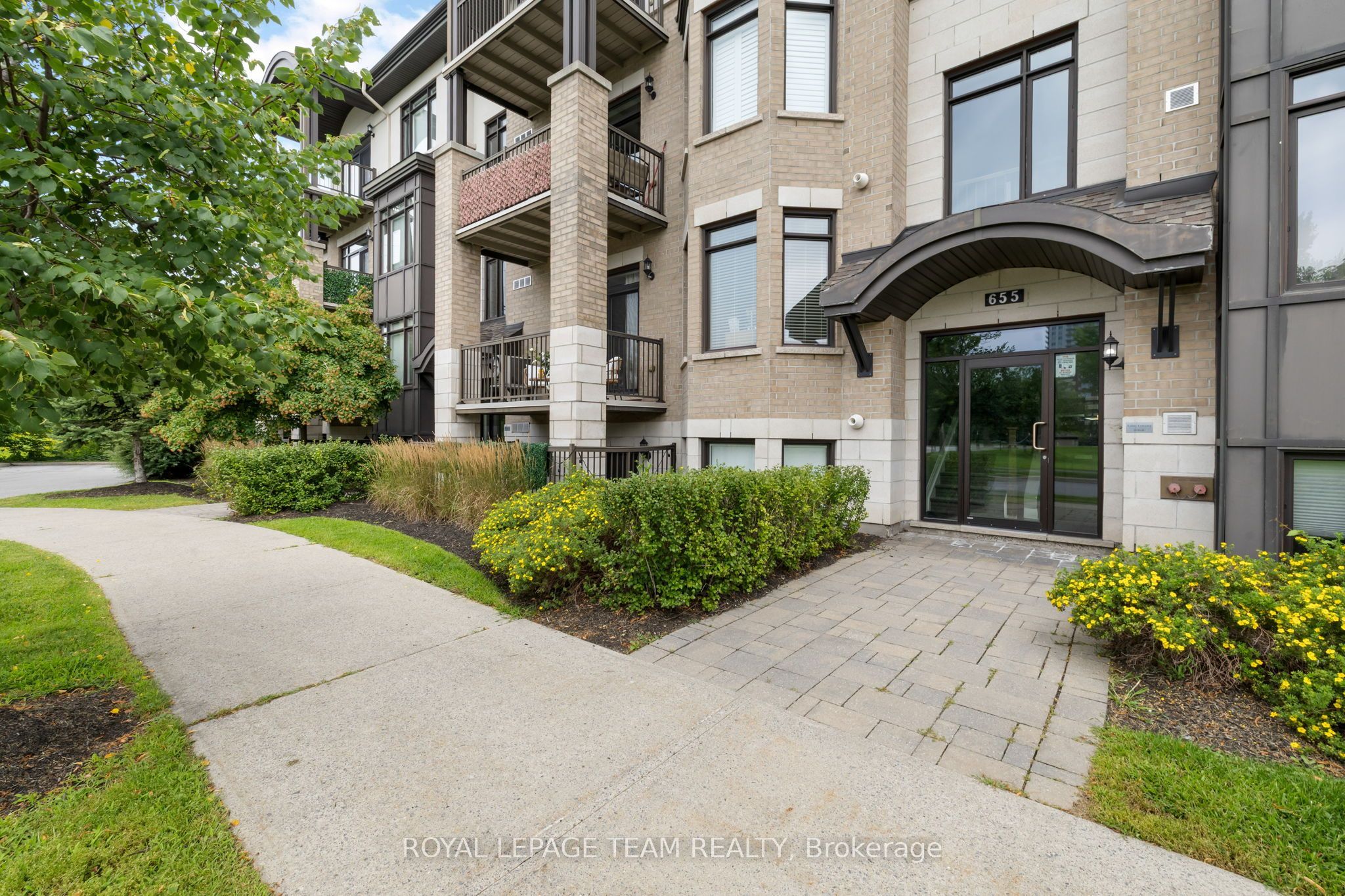 655 Beauparc Private 104 Property Photo 4