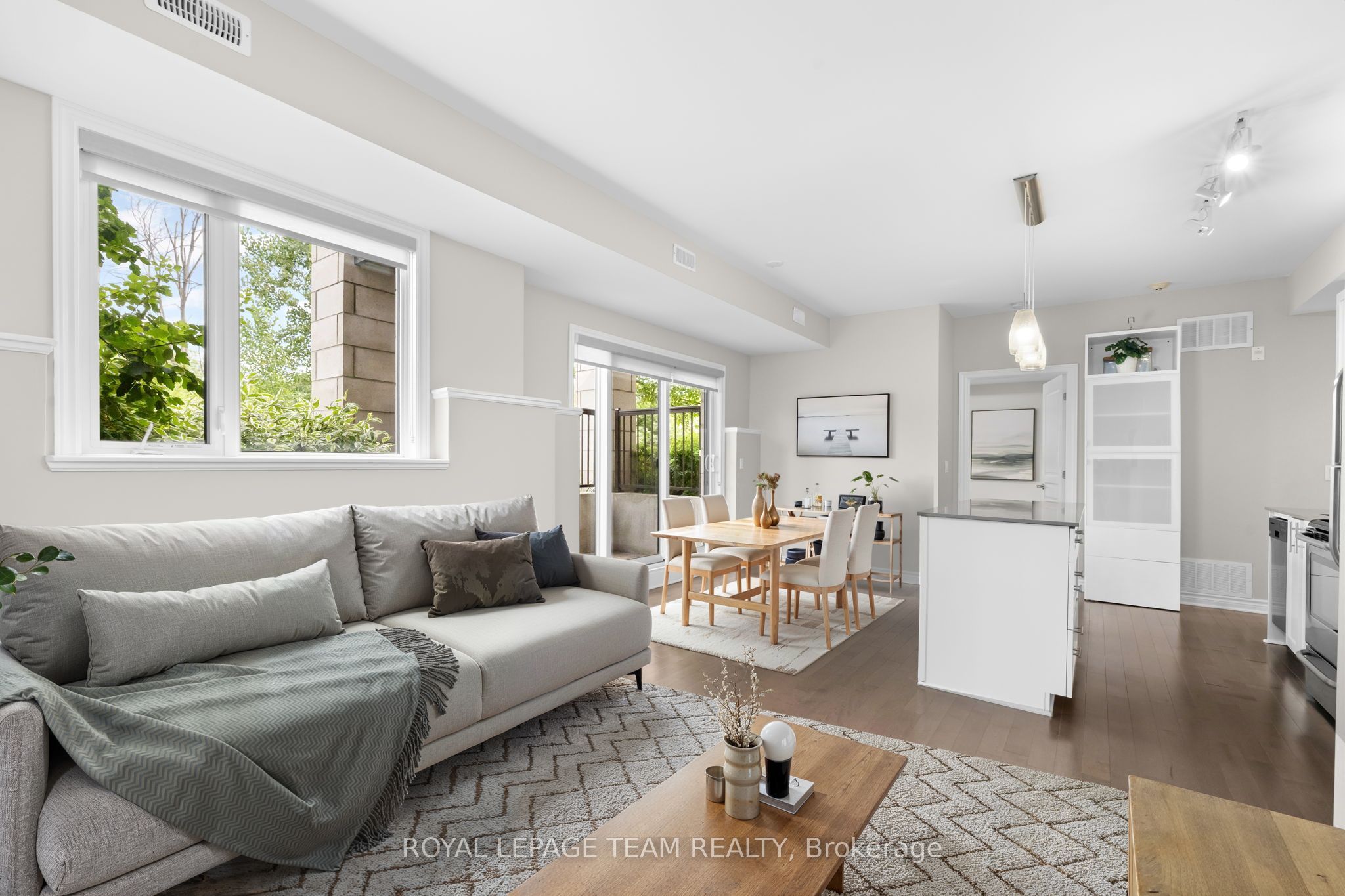 655 Beauparc Private 104 Property Photo 10