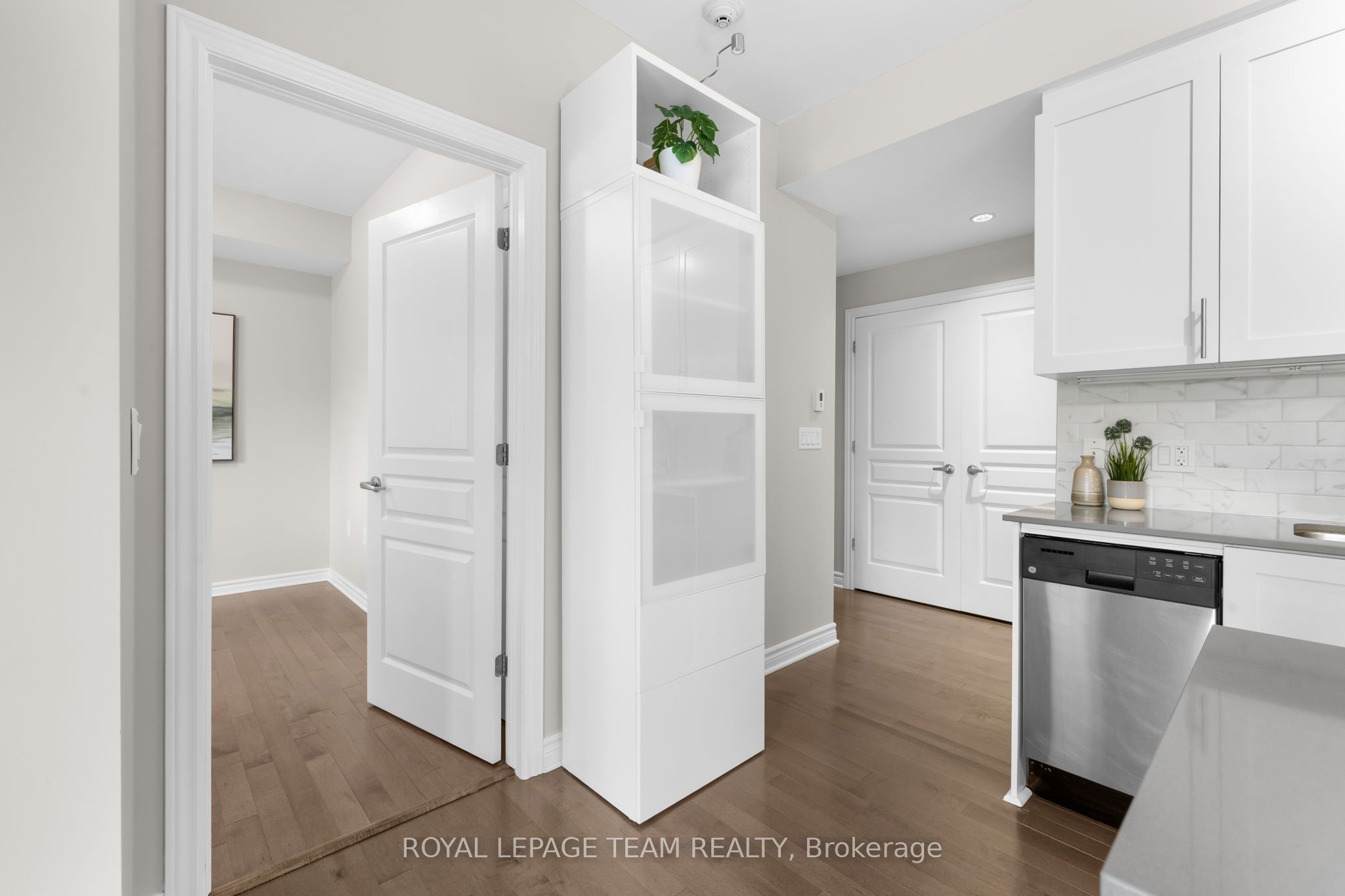 655 Beauparc Private 104 Property Photo 16