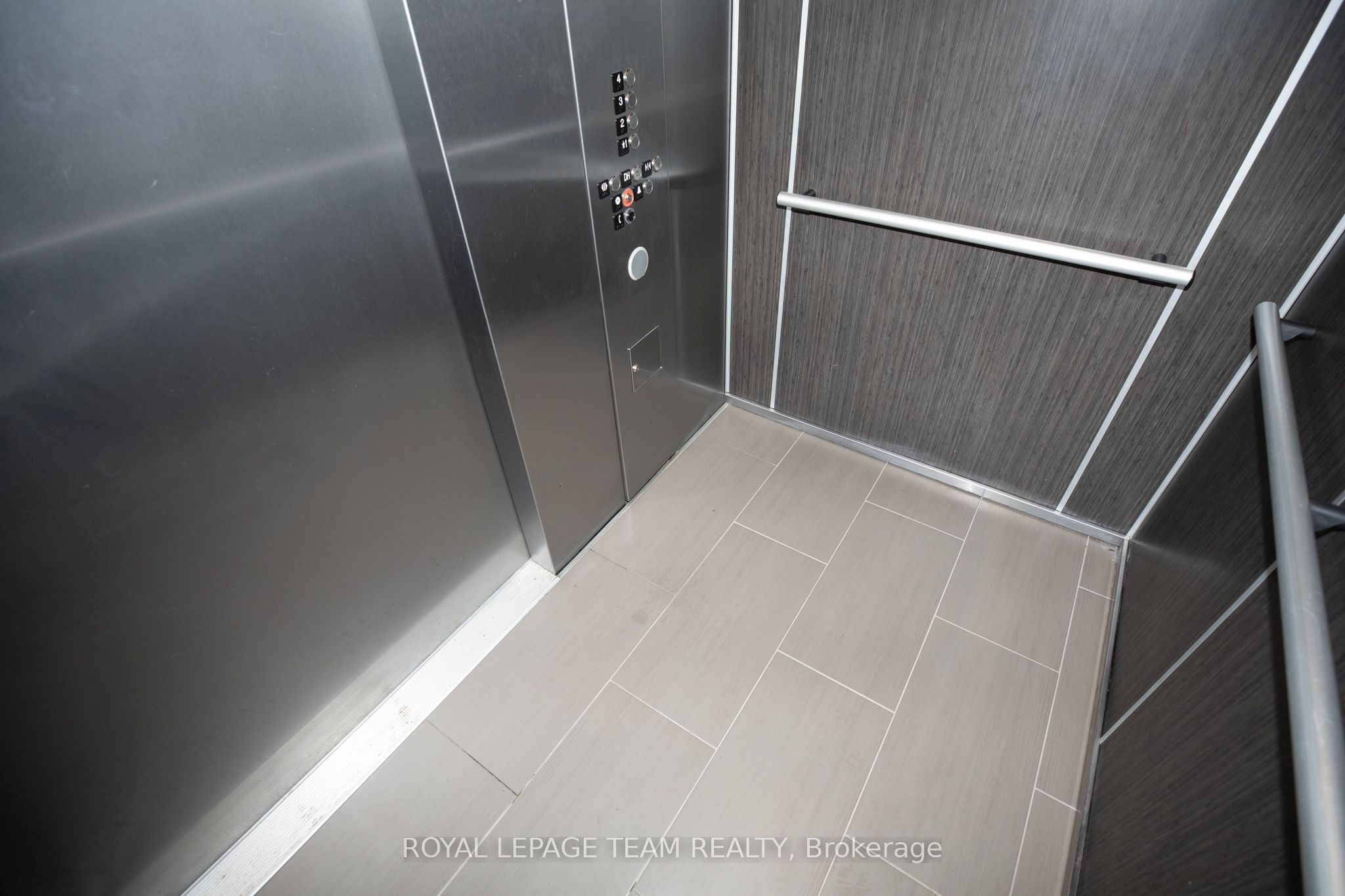 655 Beauparc Private 104 Property Photo 35