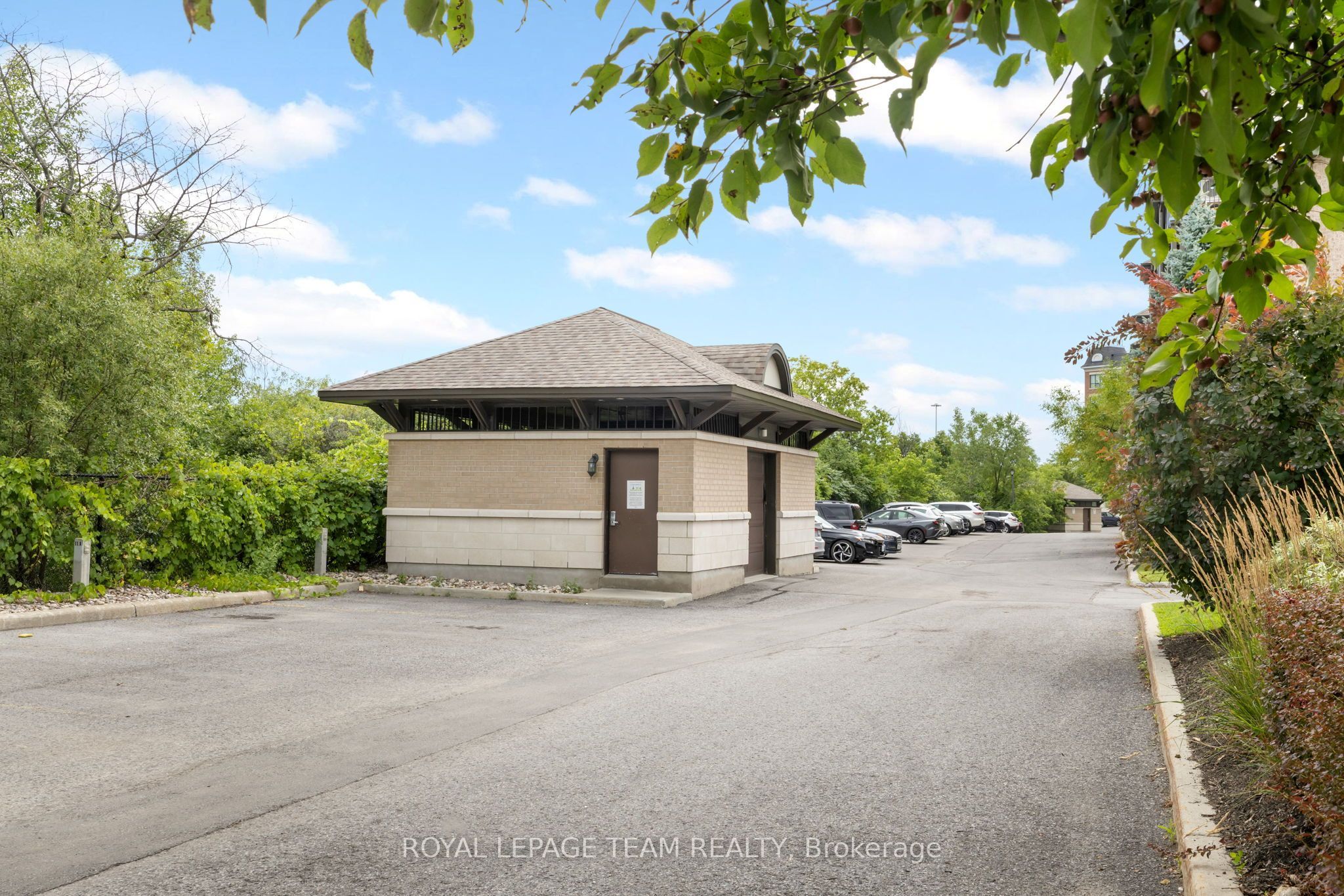 655 Beauparc Private 104 Property Photo 45