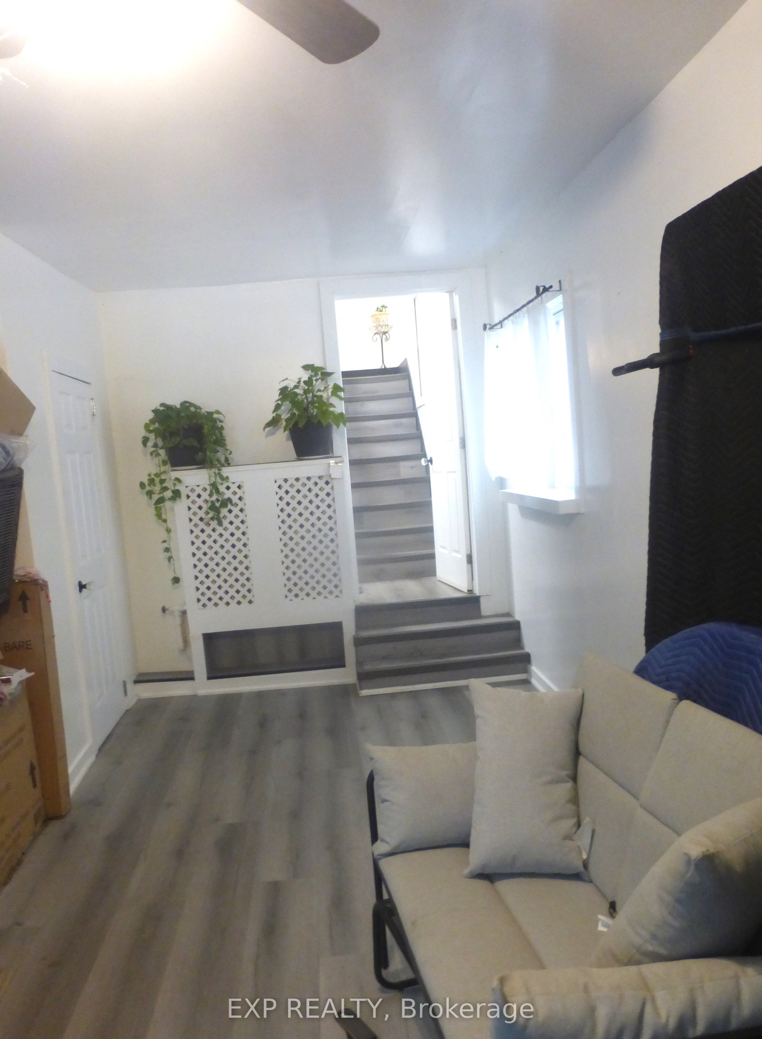 577 King Street Property Photo 9
