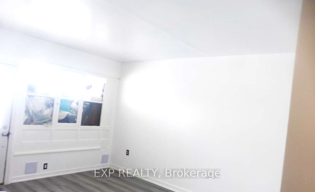577 King Street Property Photo 10