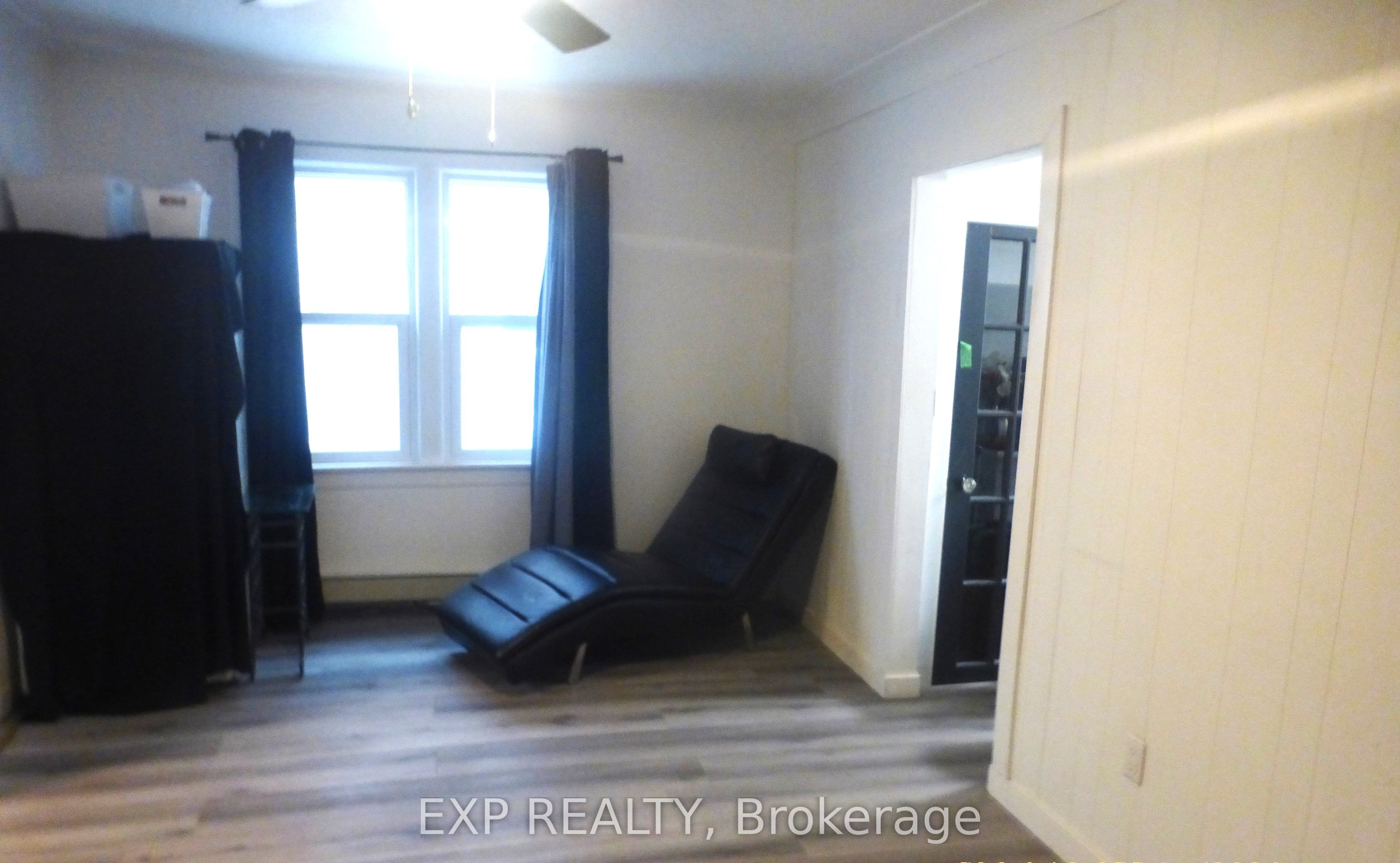 577 King Street Property Photo 15