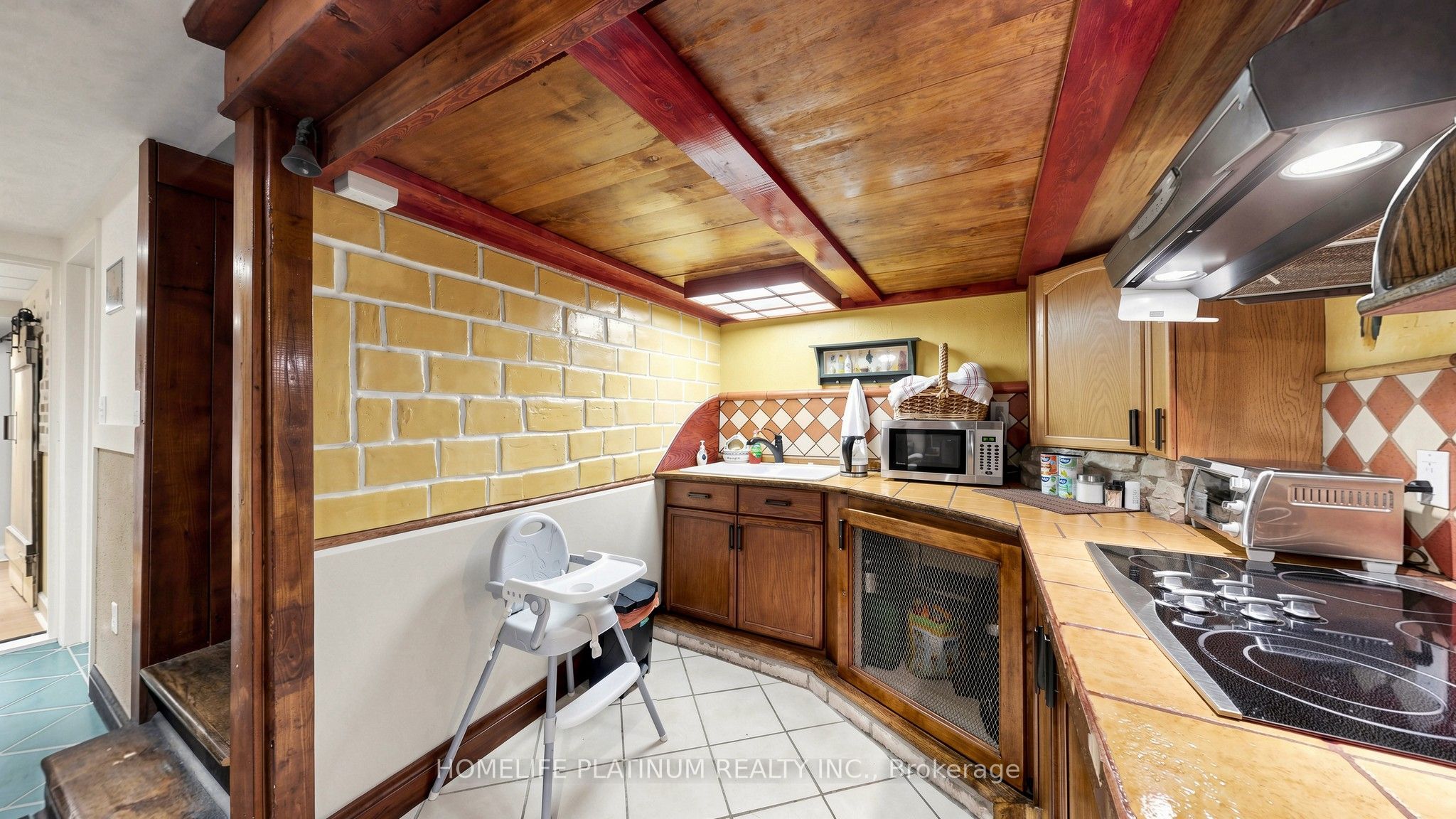 287 Courtland Avenue E Property Photo 28