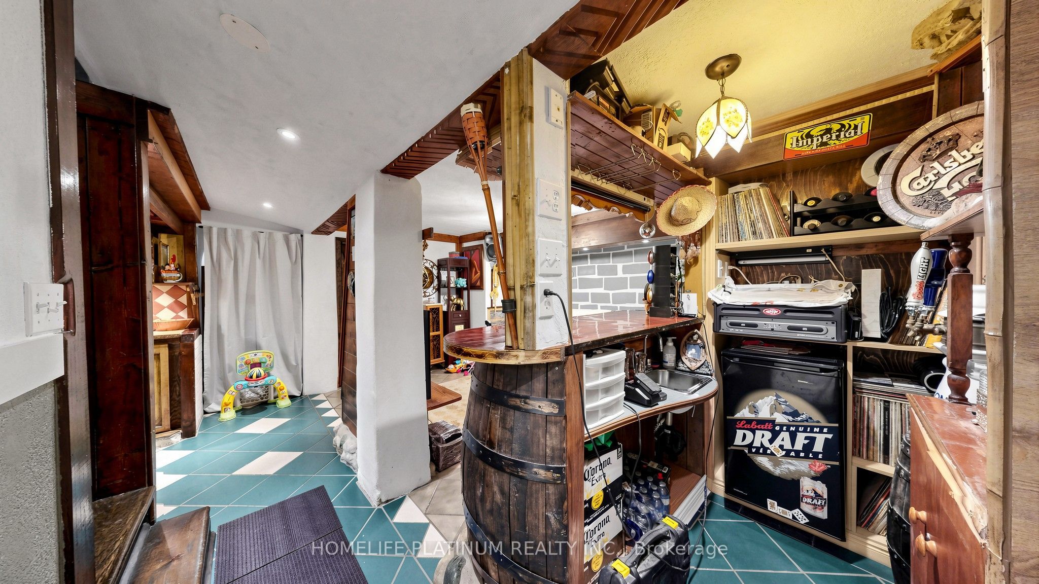 287 Courtland Avenue E Property Photo 29