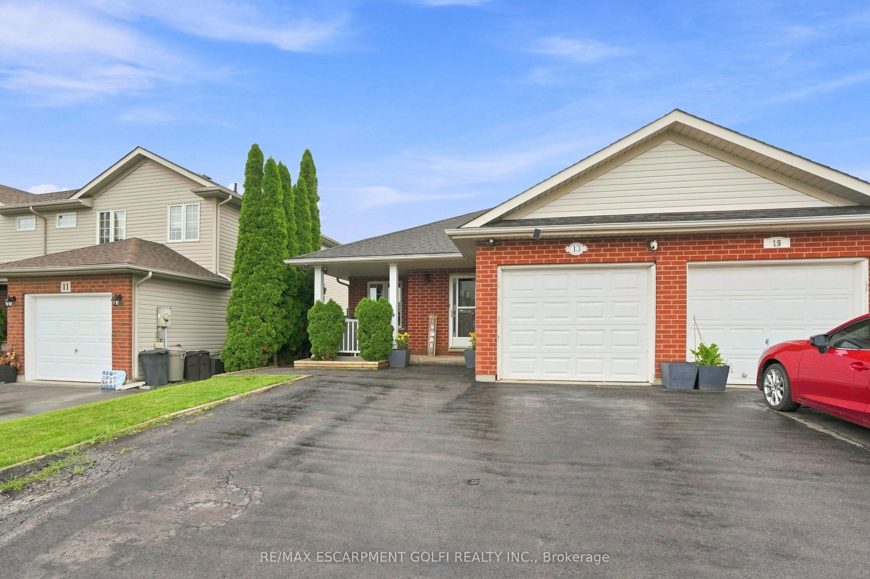 13 Golden Acres Drive Property Photo 2