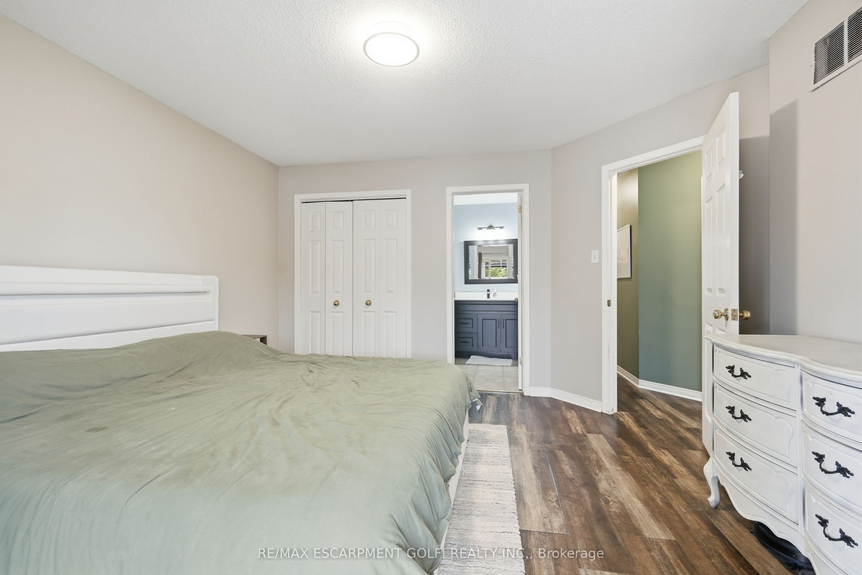 13 Golden Acres Drive Property Photo 13
