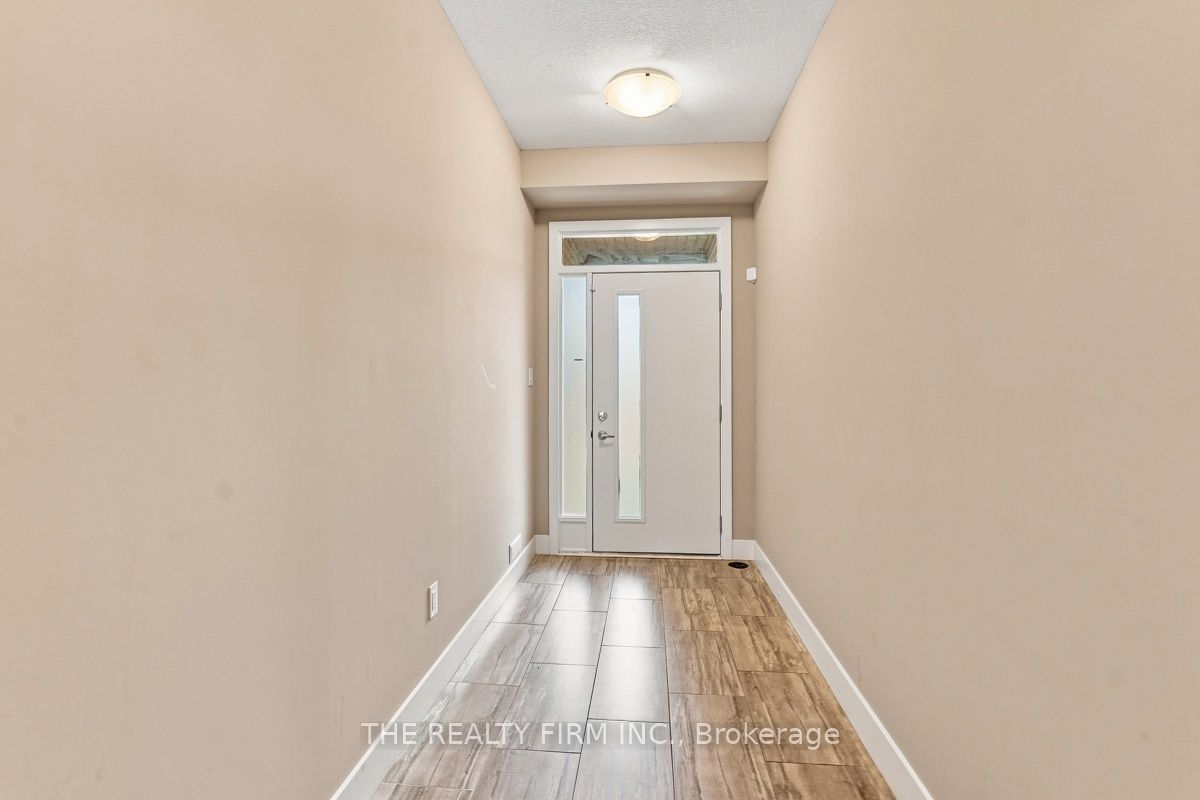 2140 Meadowgate Boulevard Property Photo 4