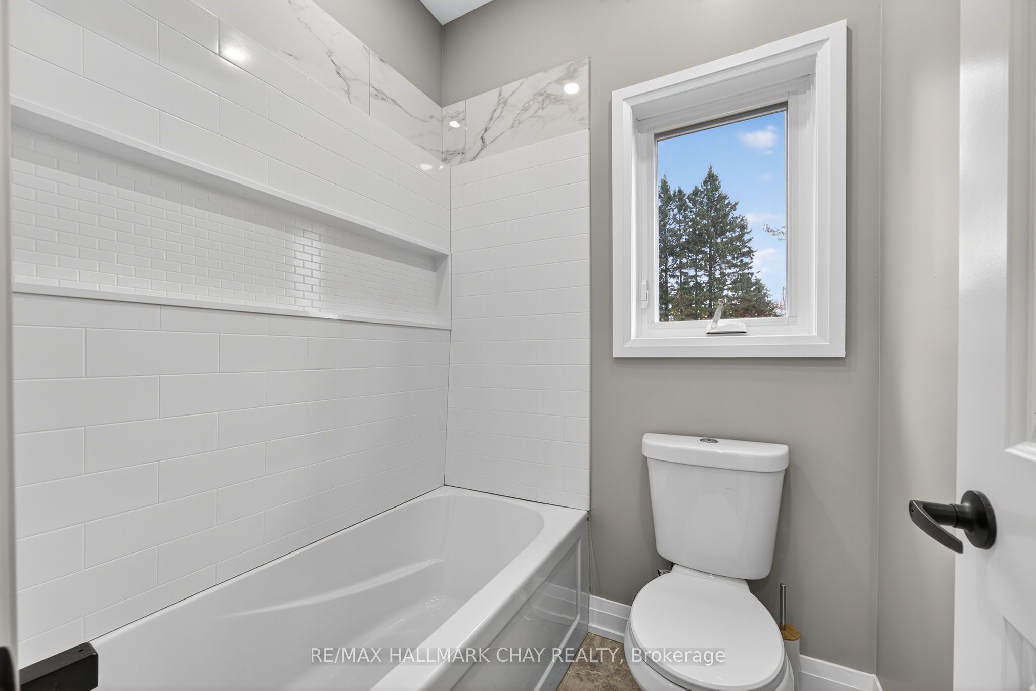122 Day Drive Property Photo 13