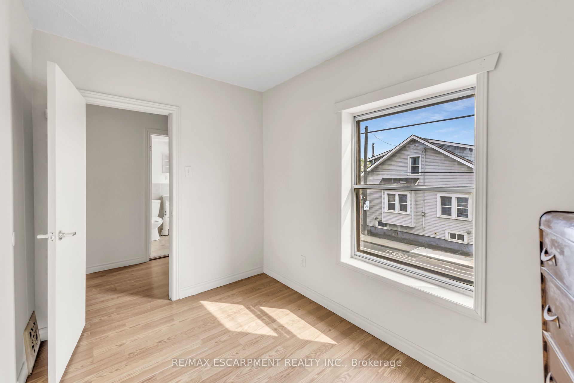 1367 Cannon Street E Property Photo 27