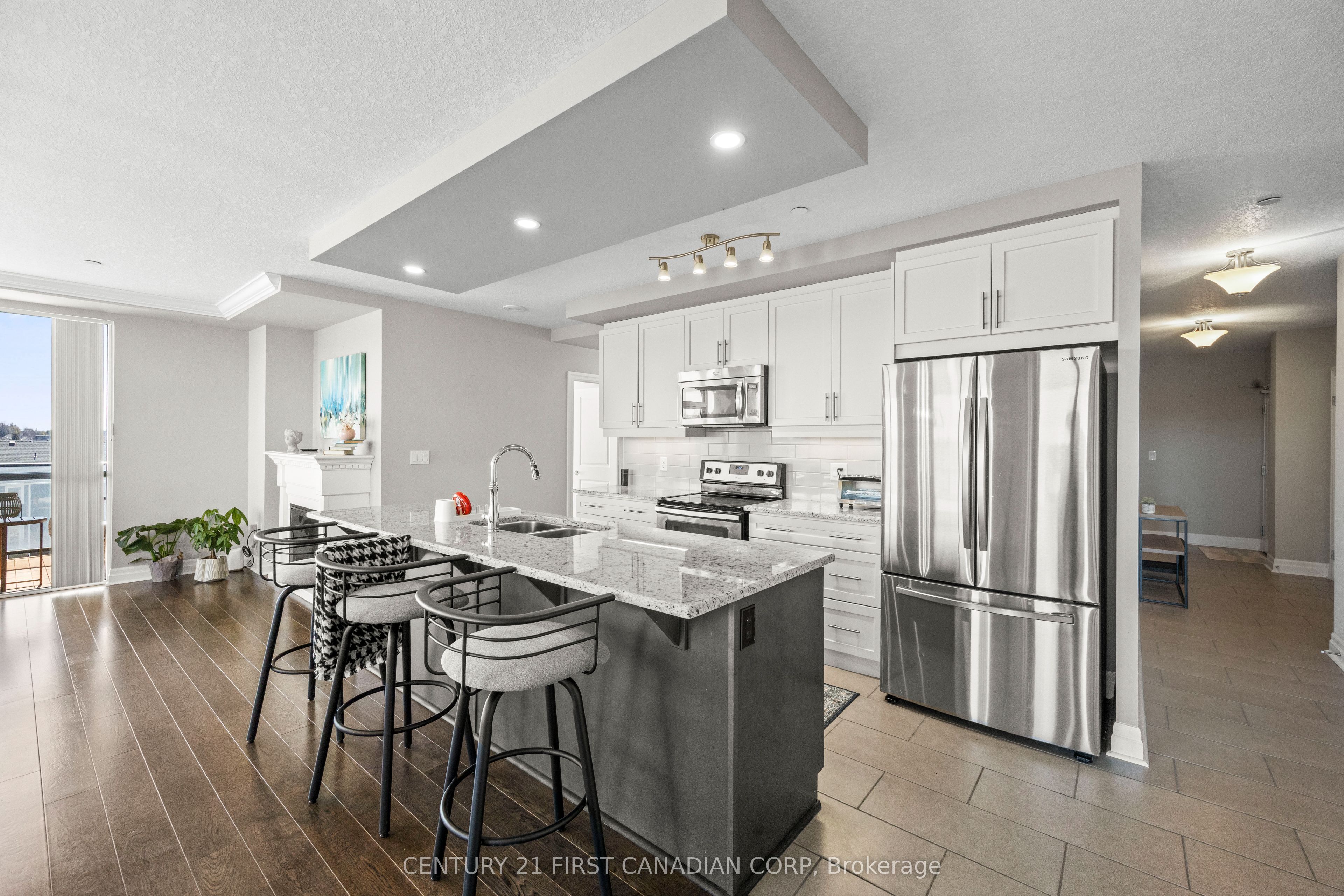 240 Village Walk Boulevard 605 Property Photo 6