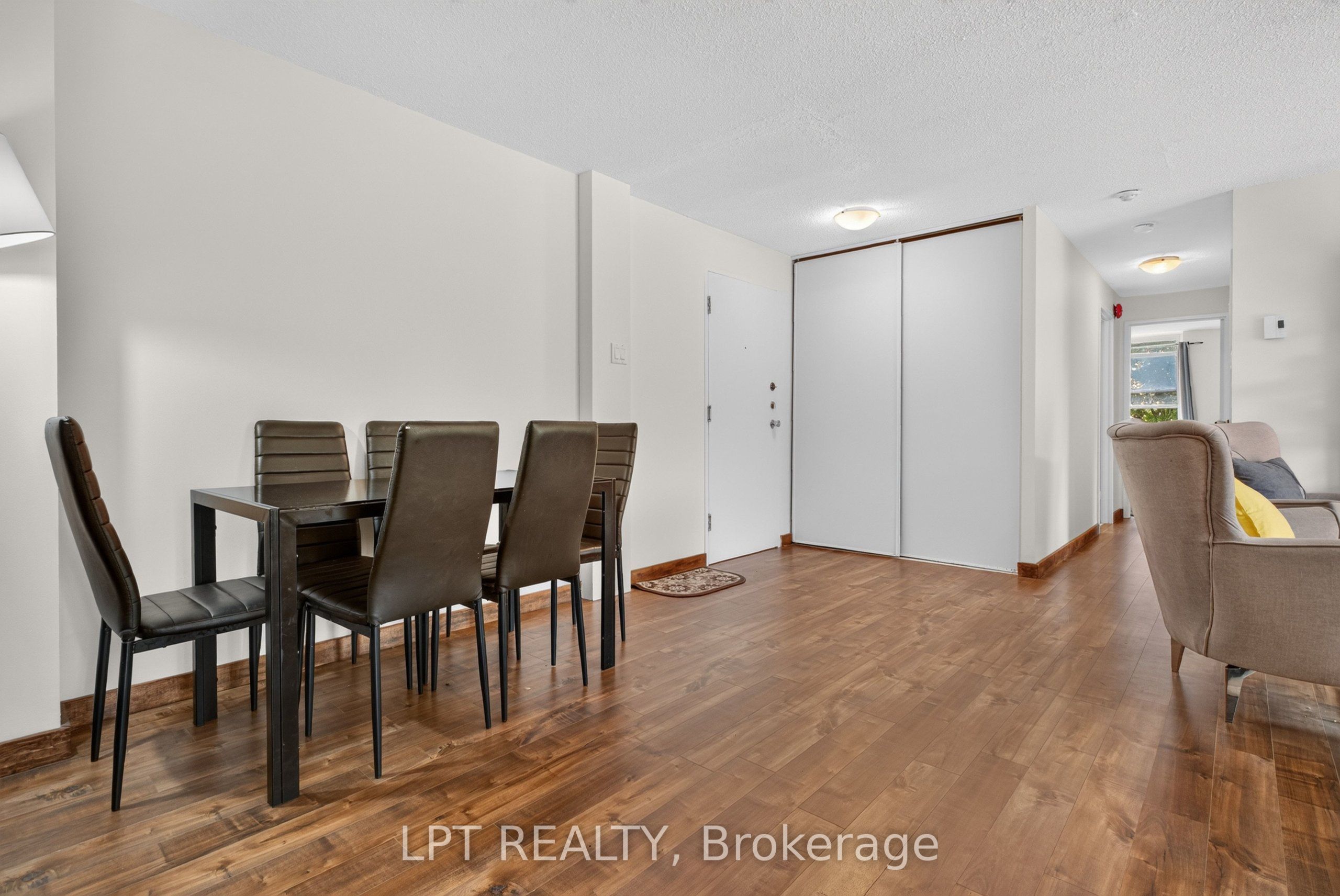 50 Burnside Avenue 203 Property Photo 10