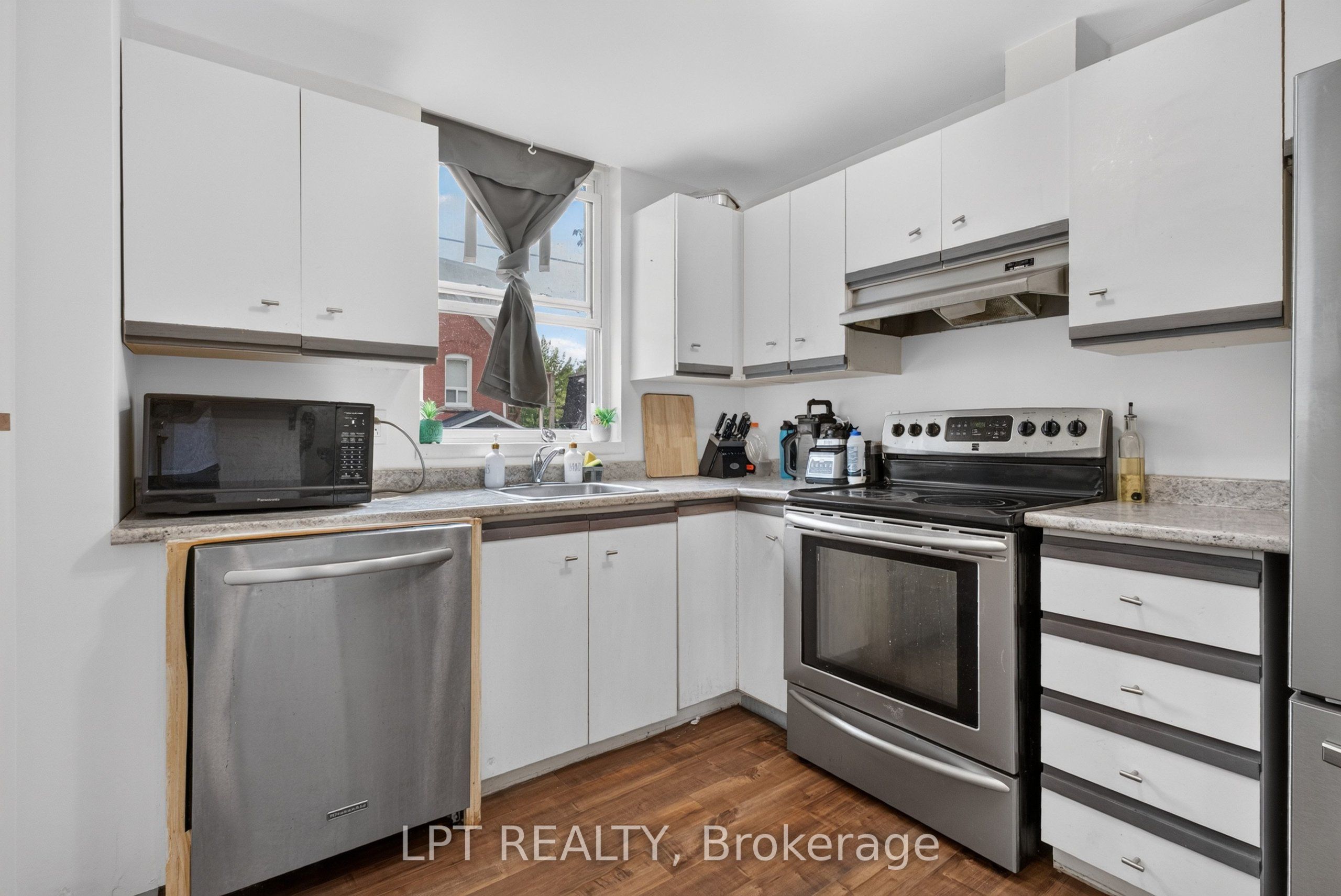 50 Burnside Avenue 203 Property Photo 11