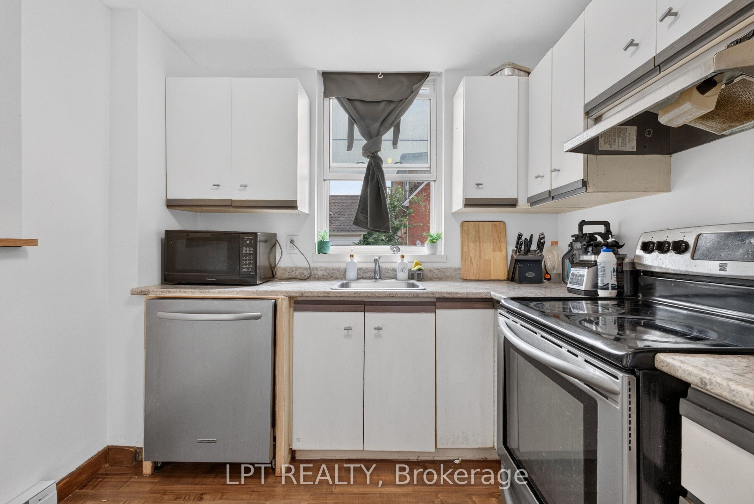50 Burnside Avenue 203 Property Photo 12