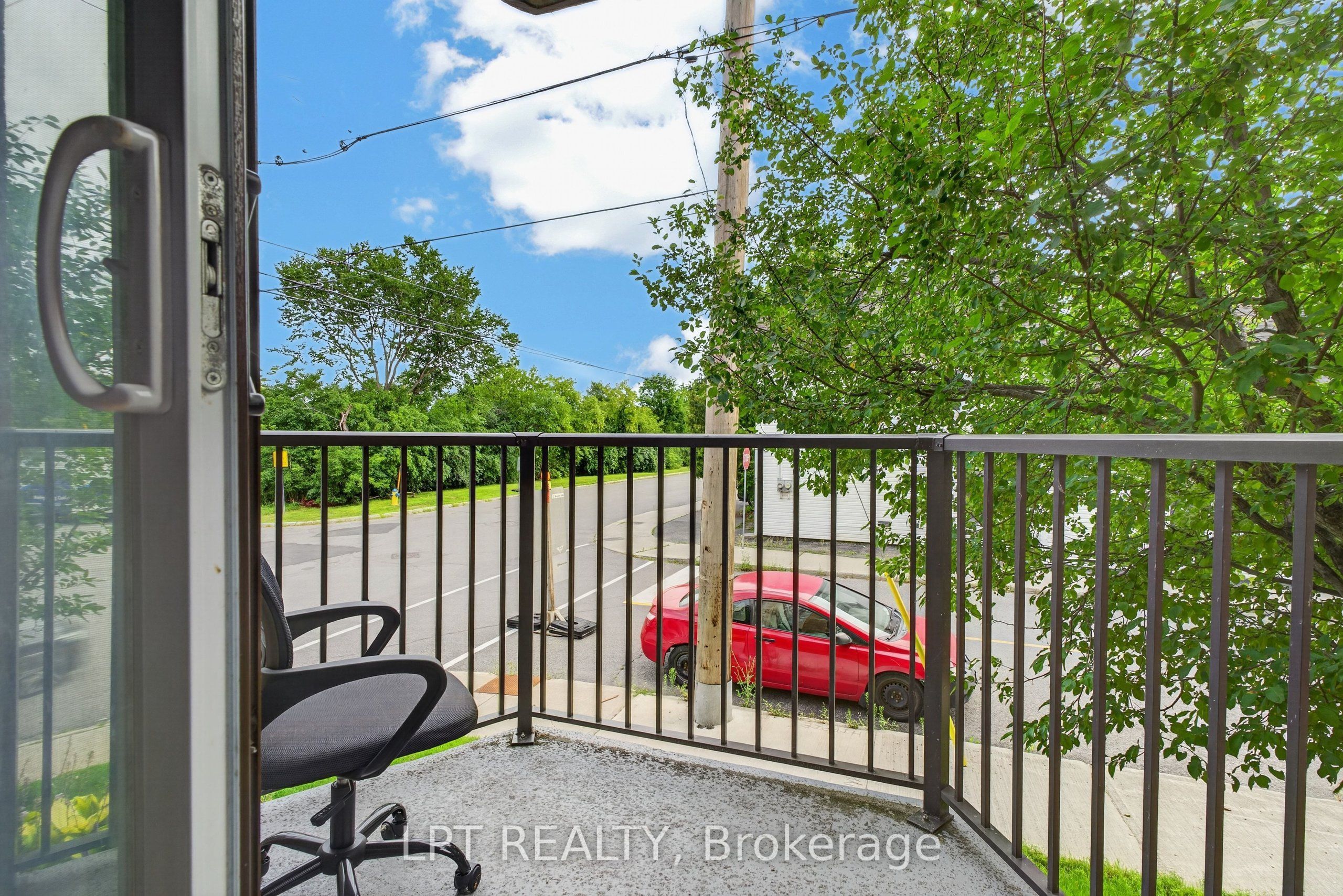 50 Burnside Avenue 203 Property Photo 16