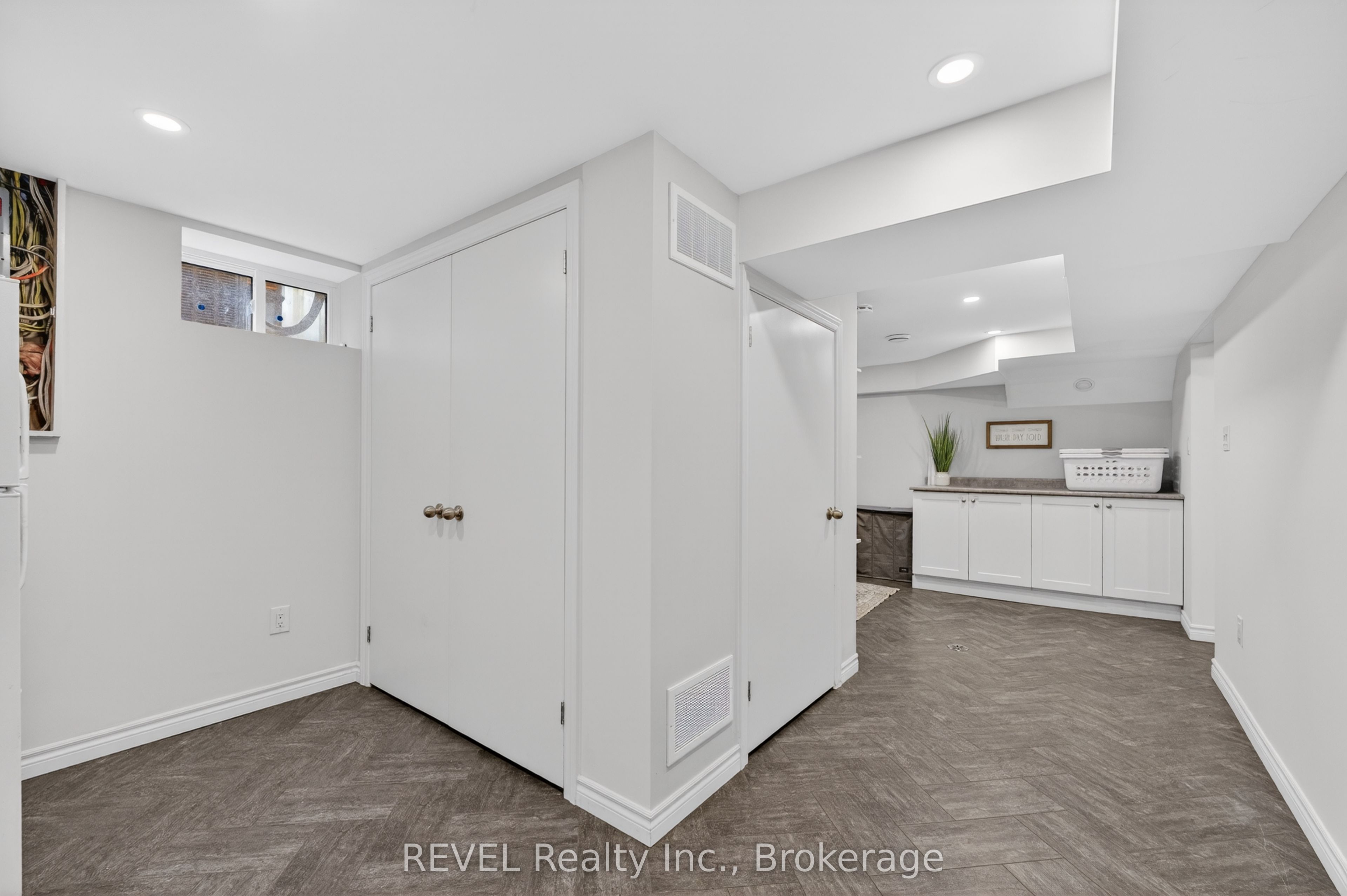 34 Royal York Road Property Photo 37