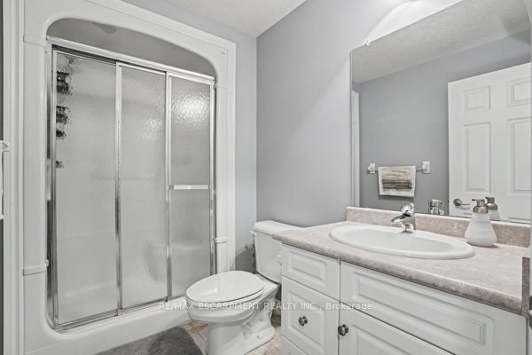 8 Upton Court Property Photo 27