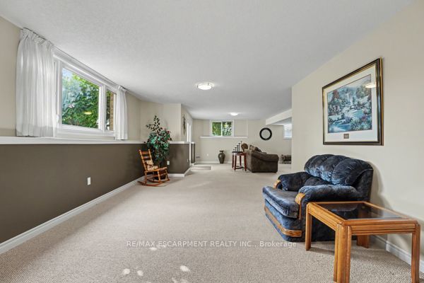 8 Upton Court Property Photo 28