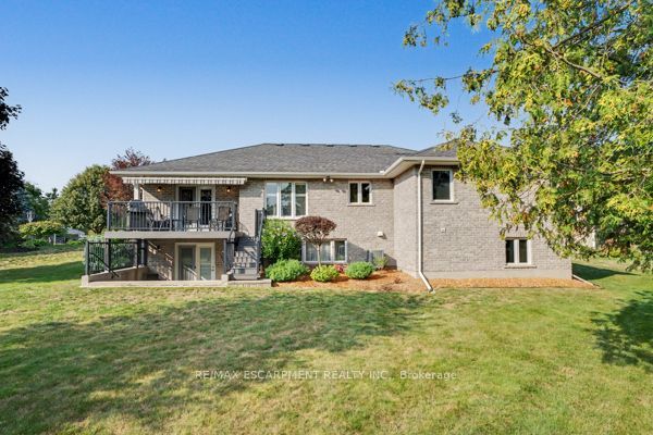 8 Upton Court Property Photo 38