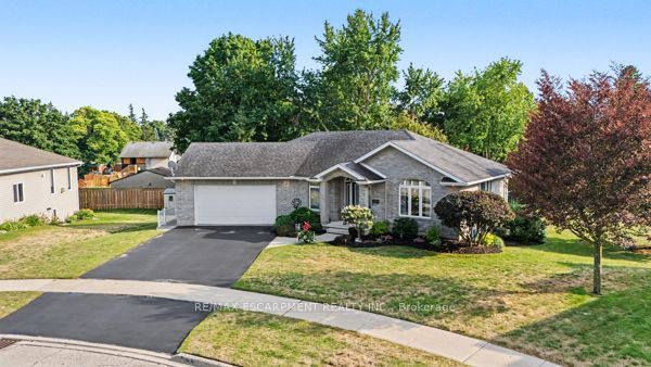 8 Upton Court Property Photo 43