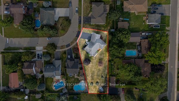 8 Upton Court Property Photo 47