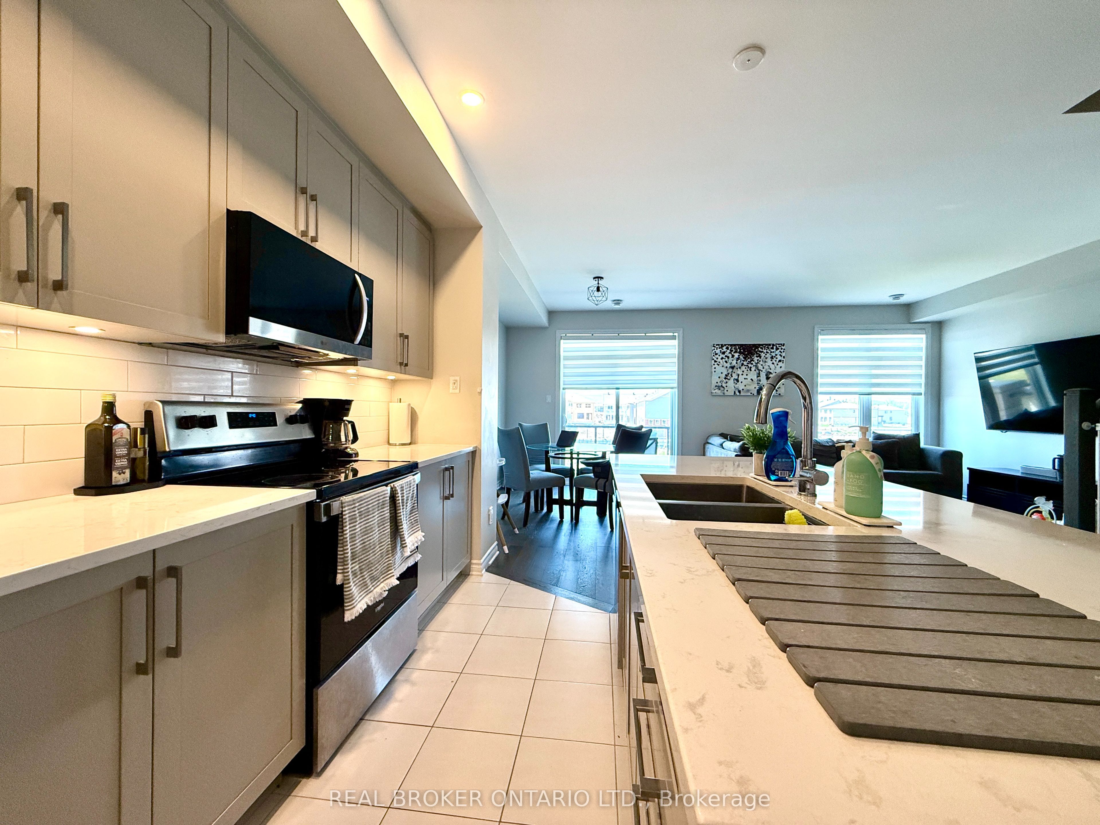 511 Stadacone Row Property Photo 11