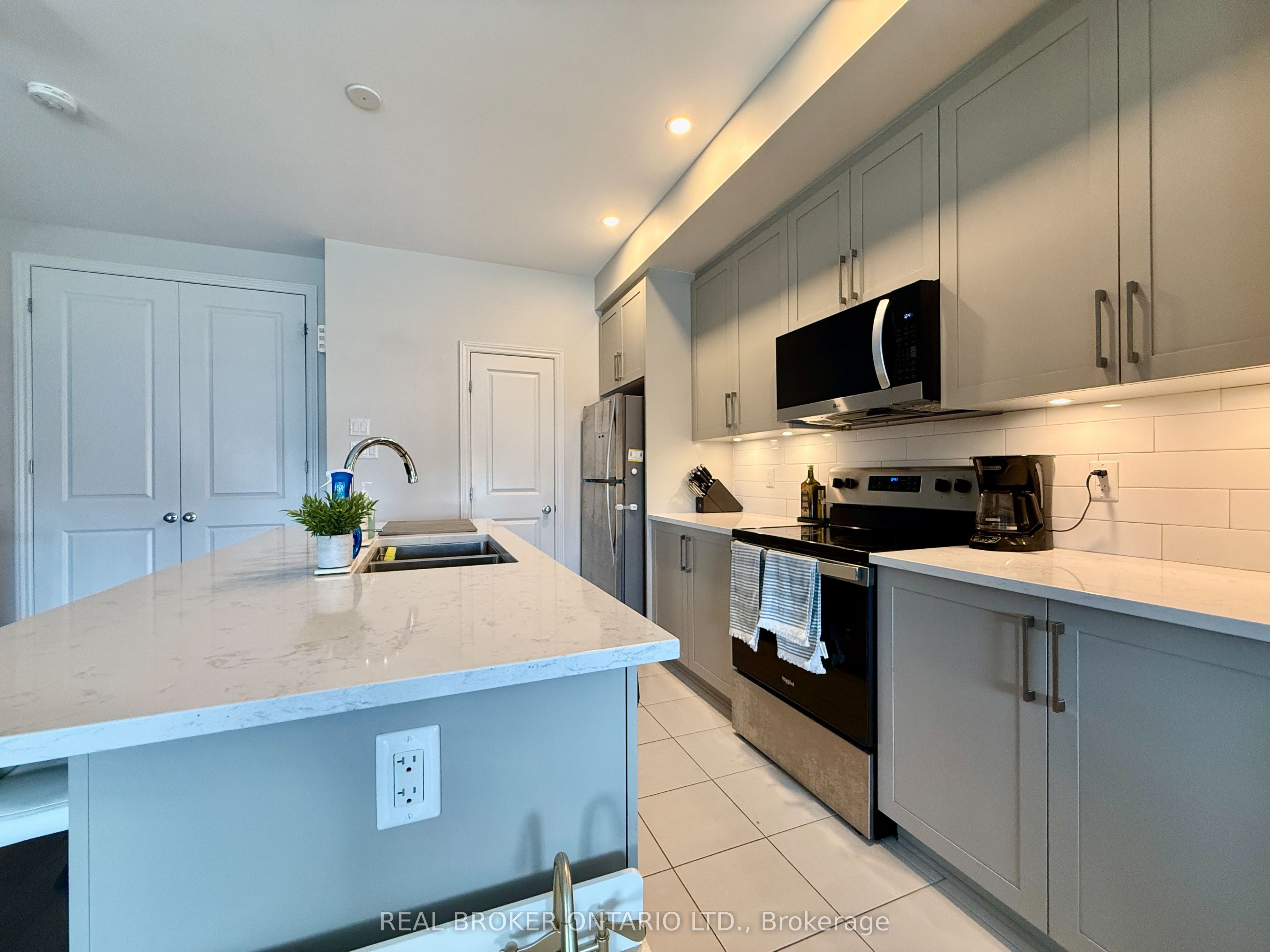 511 Stadacone Row Property Photo 15