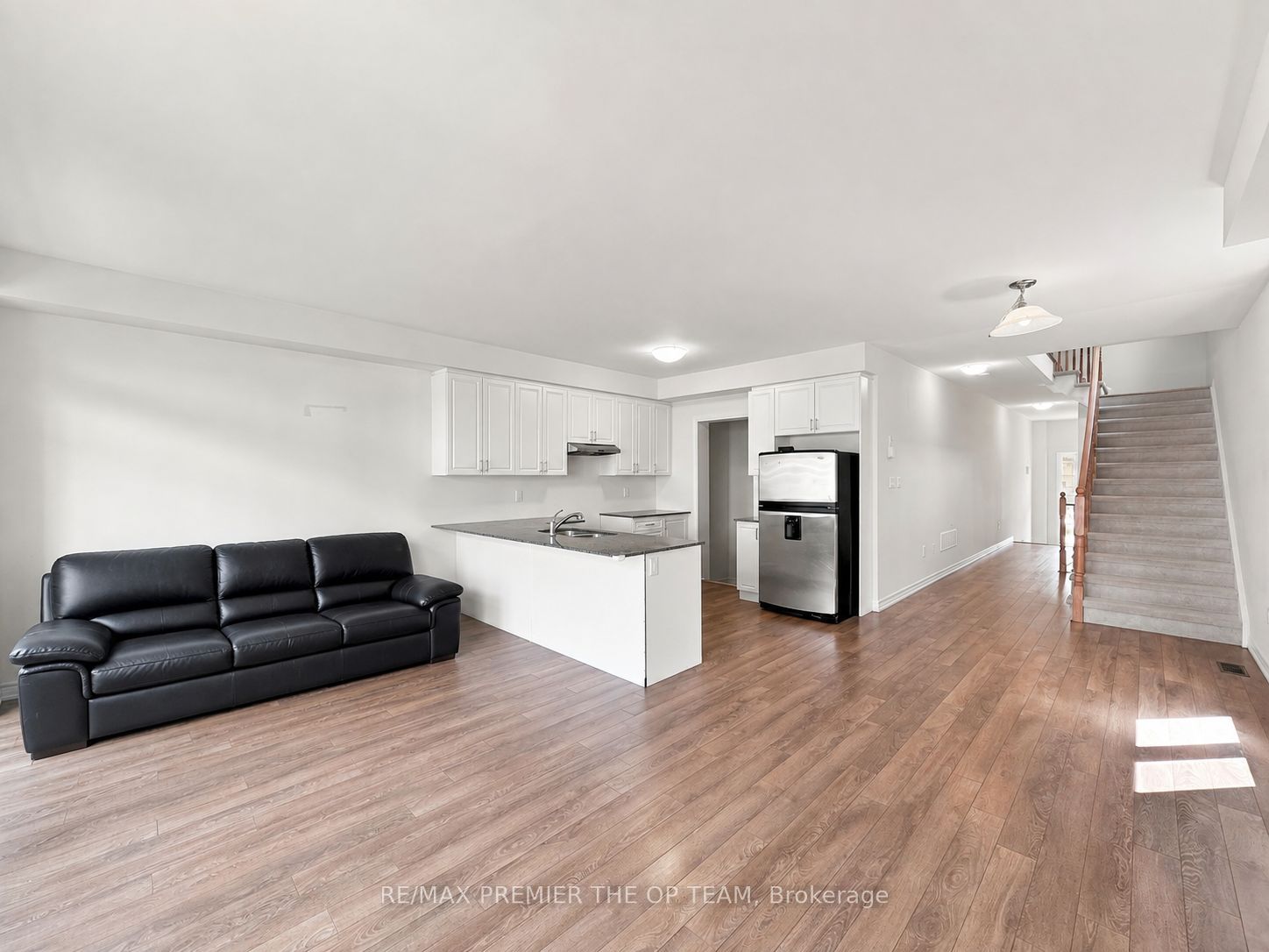 116 Molozzi Street Property Photo 6
