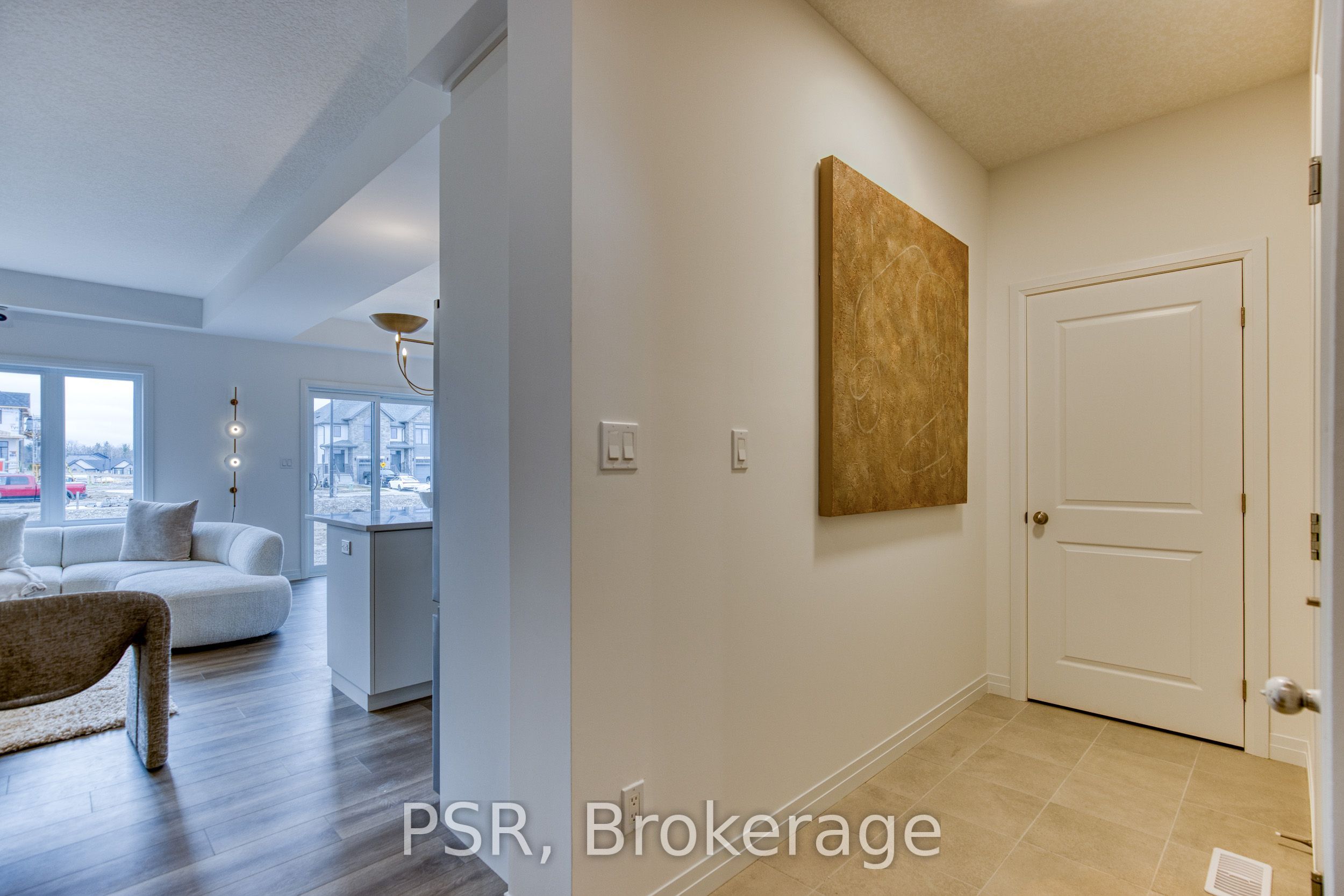 196 Rivergreen Crescent Property Photo 4