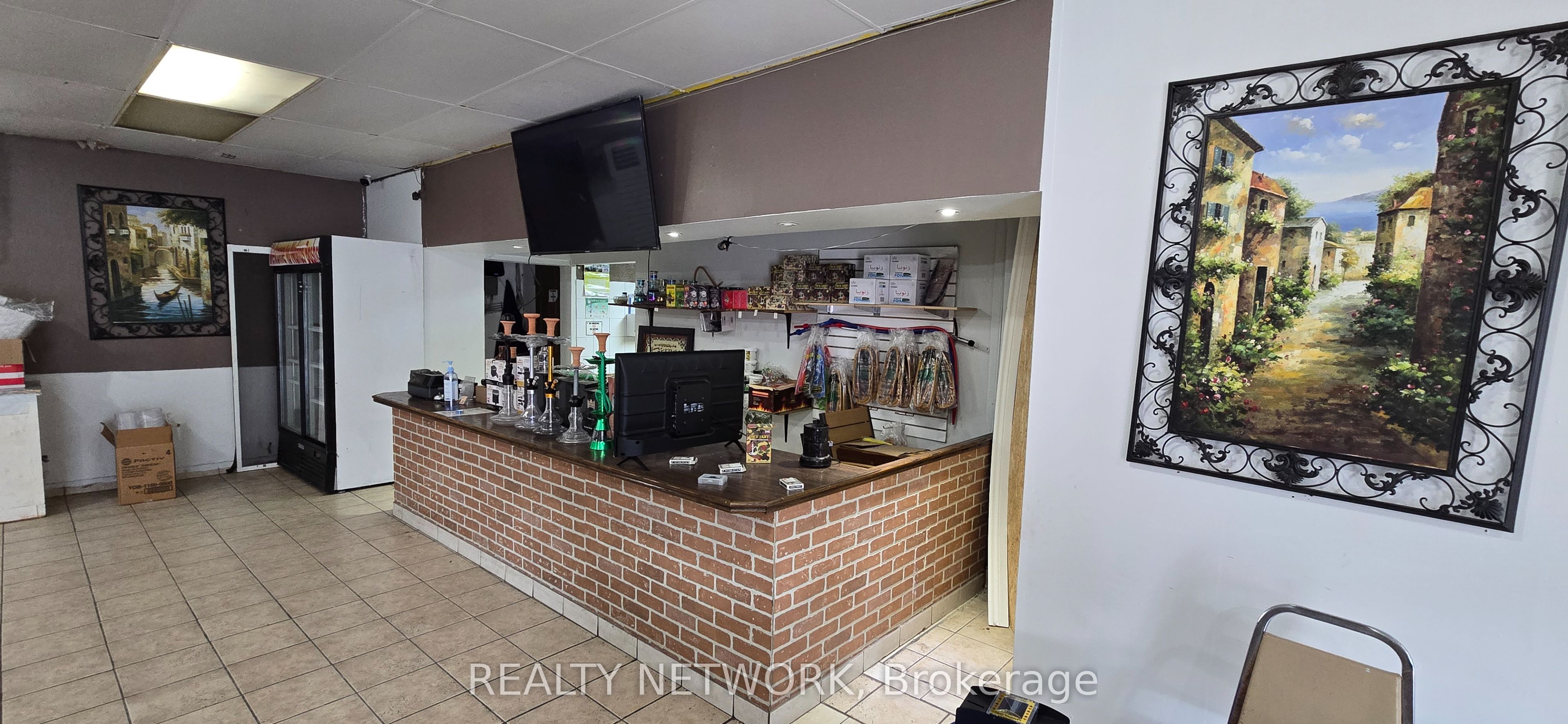 610 Upper James Street Property Photo 7