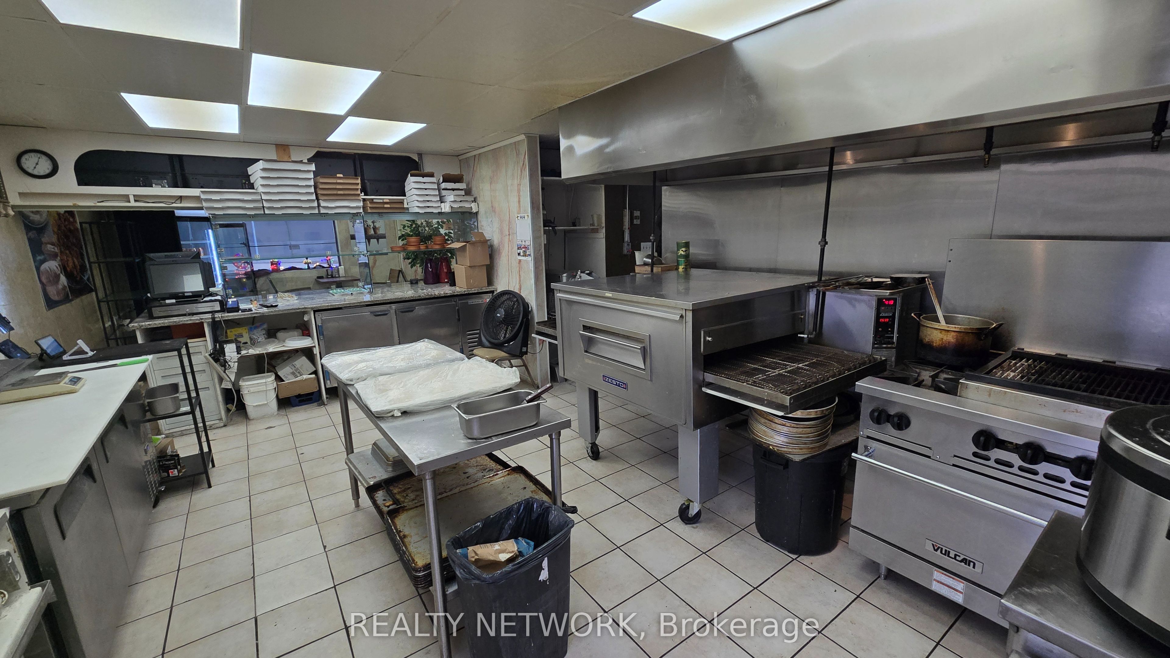 610 Upper James Street Property Photo 10
