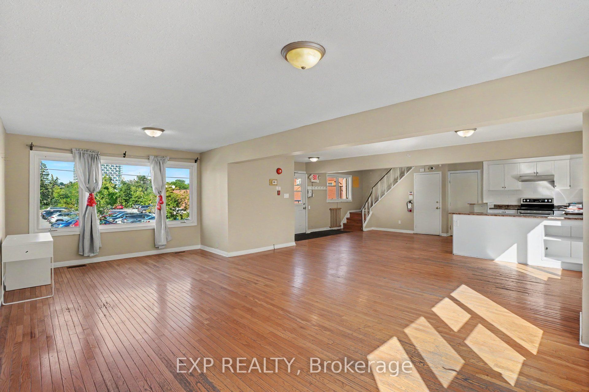 297 Savard Avenue E Property Photo 5