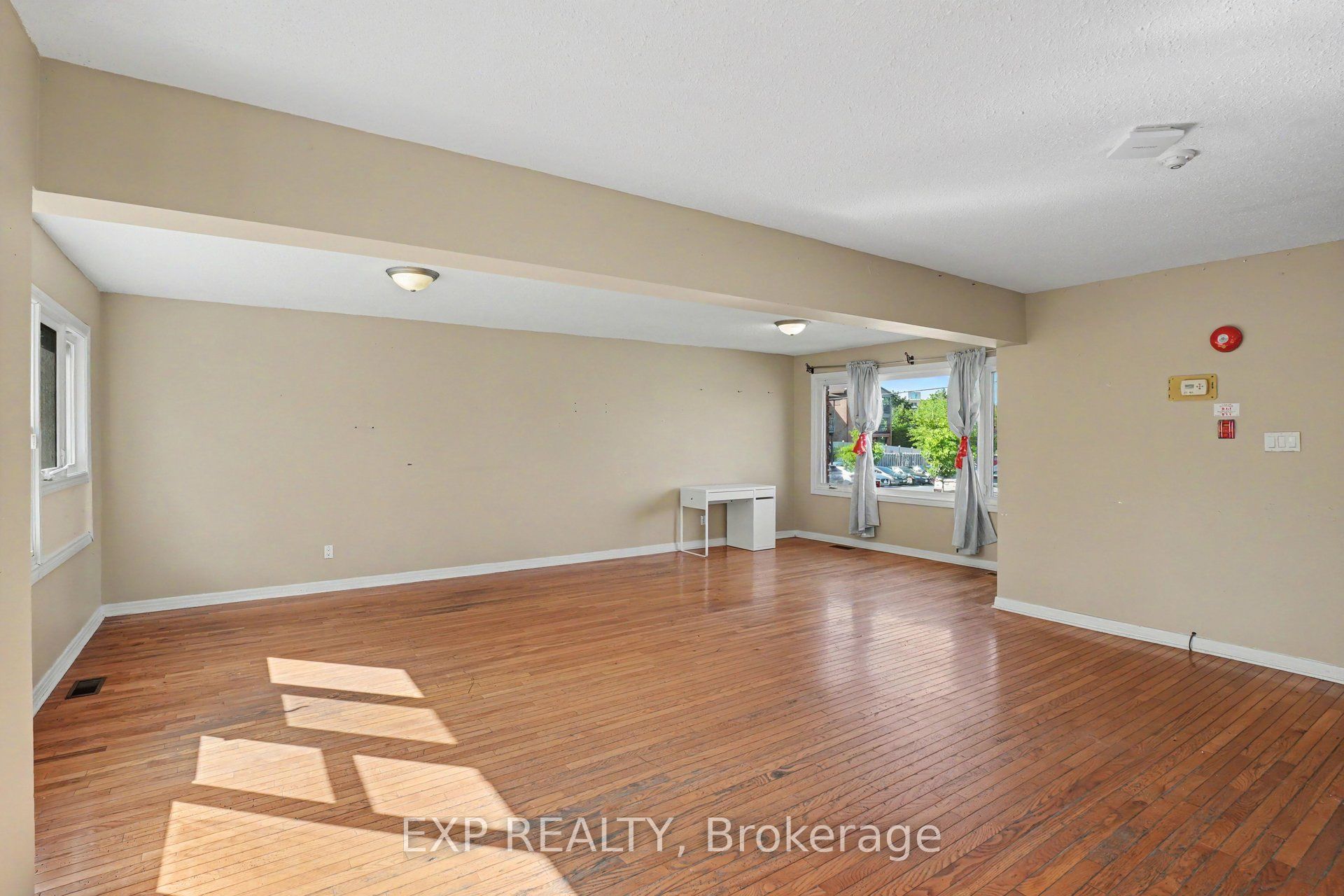 297 Savard Avenue E Property Photo 6