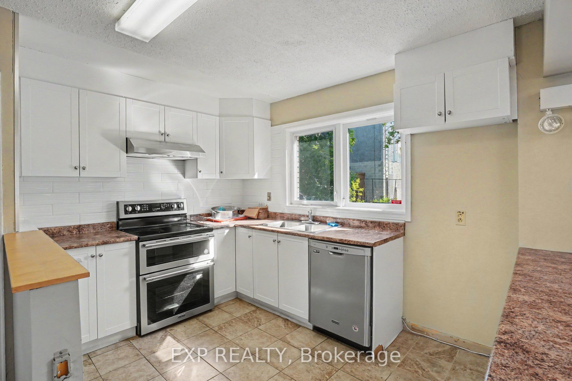 297 Savard Avenue E Property Photo 7