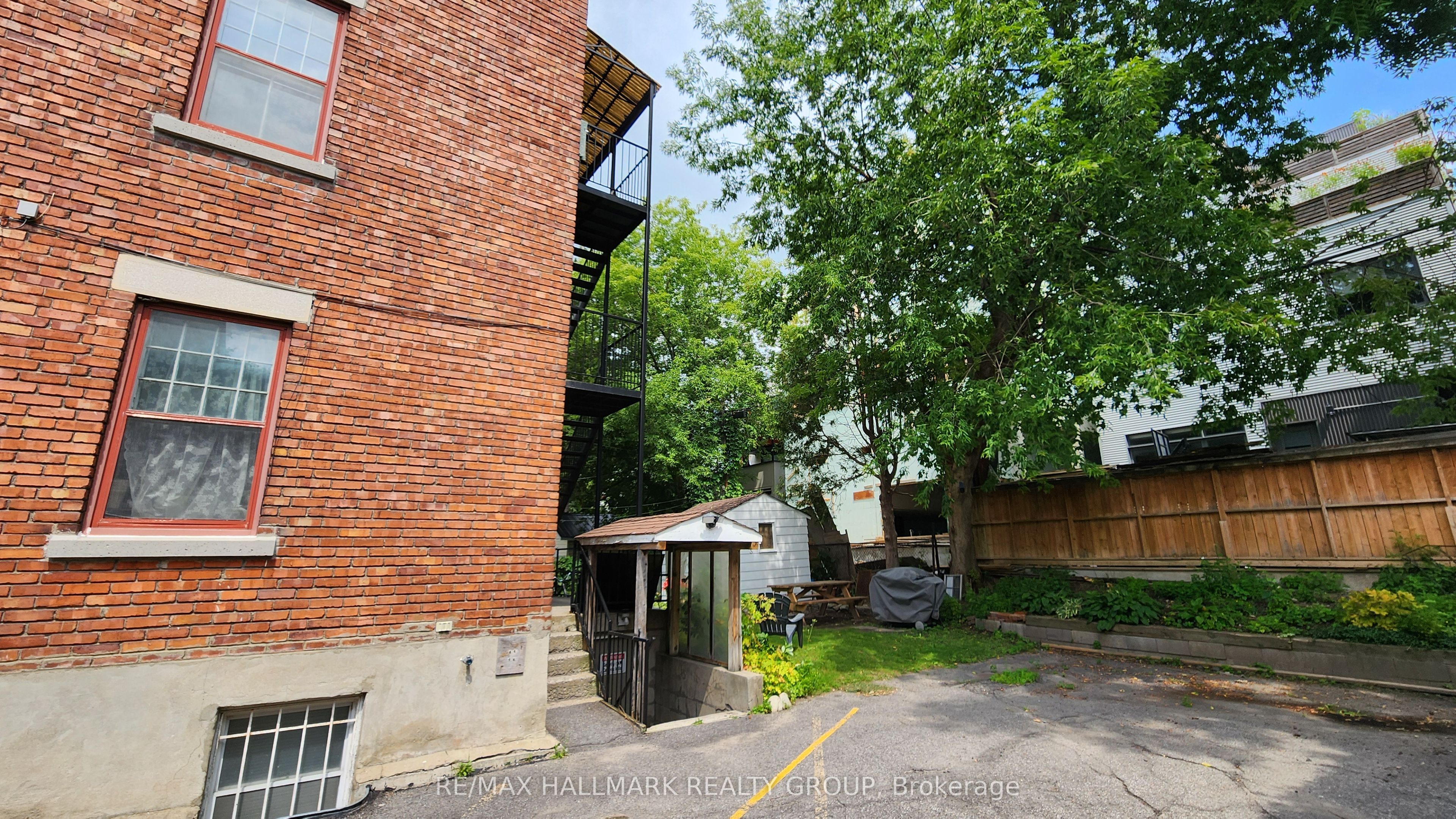 125 Glenora Street 3 Property Photo 6