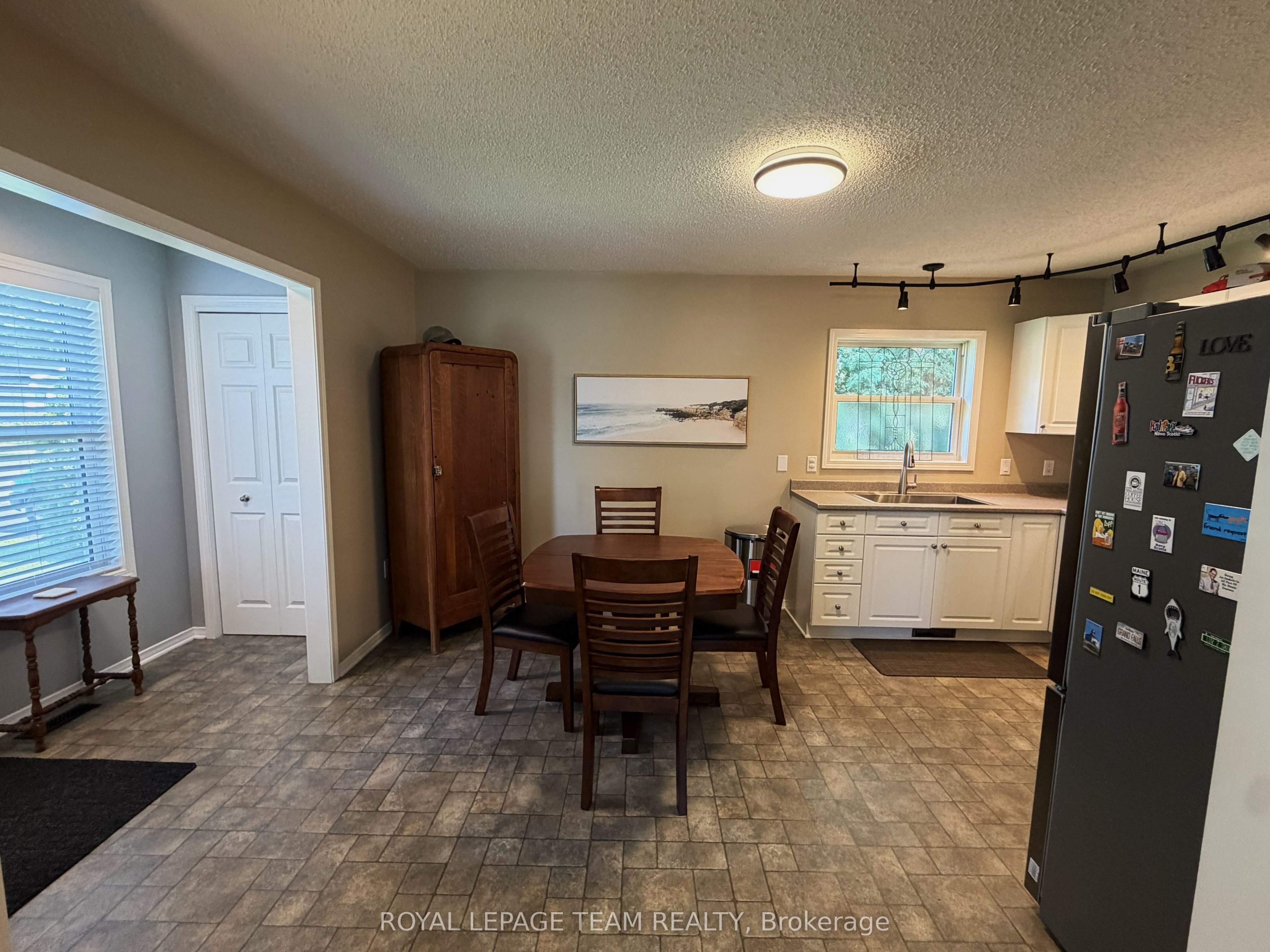 1028 Teena Colleen Private Property Photo 10