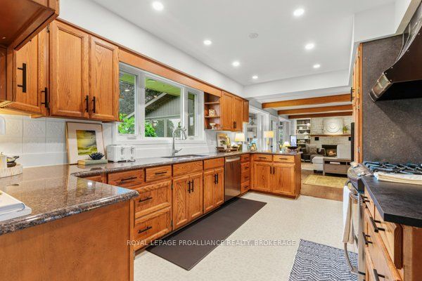 1102 Burnside Drive Property Photo 11