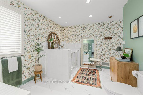 1102 Burnside Drive Property Photo 22