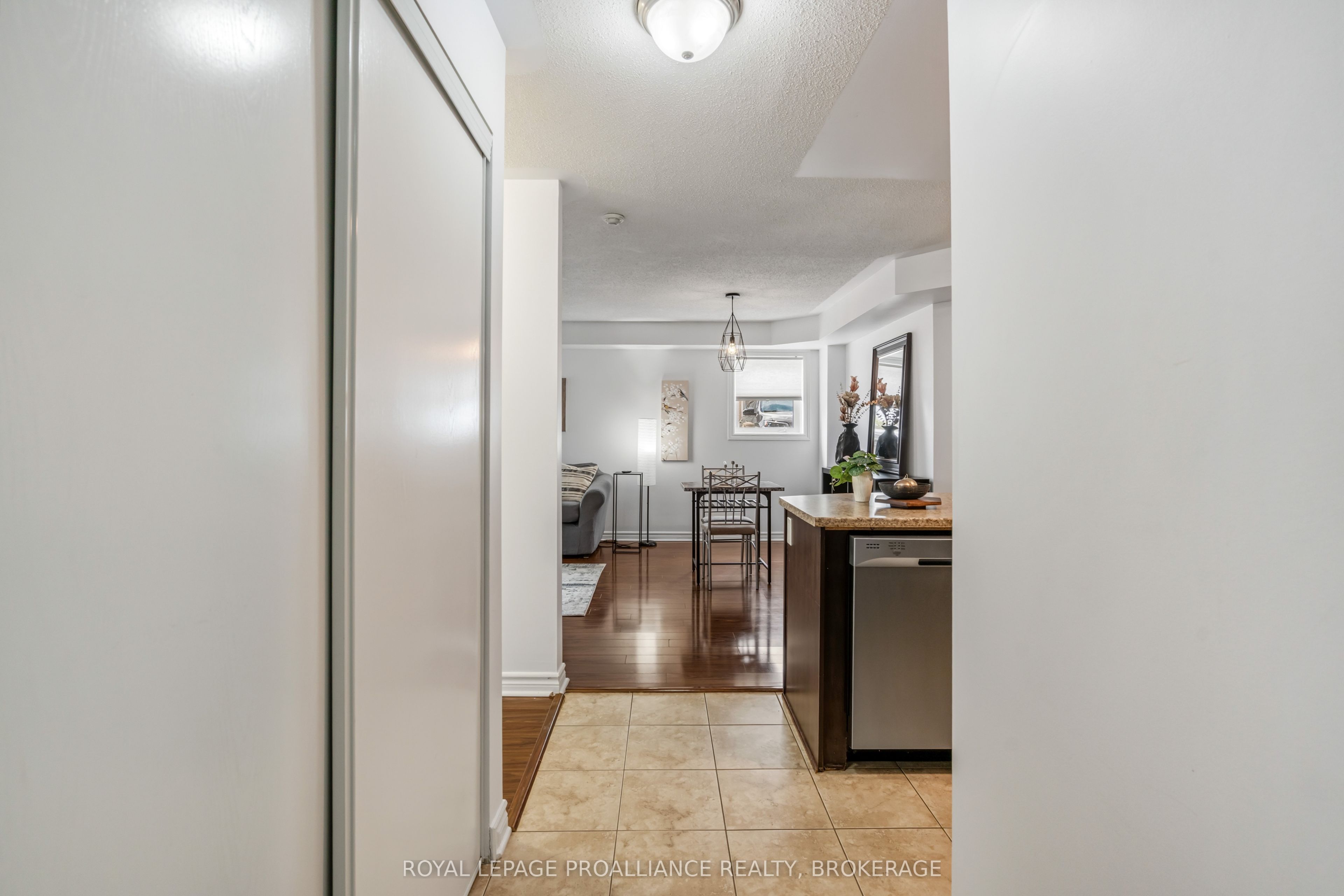 510 Stonefield Private 2 Property Photo 4
