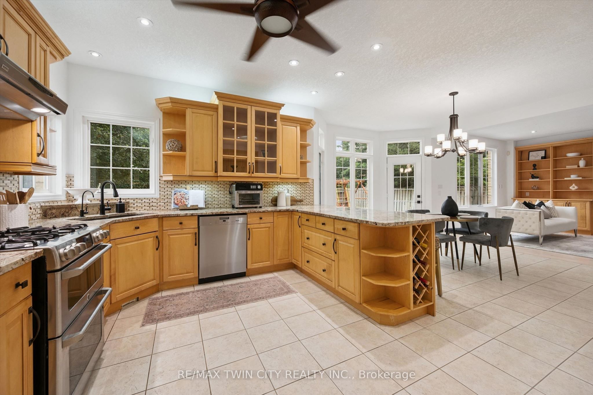 608 Bluenose Crescent Property Photo 11