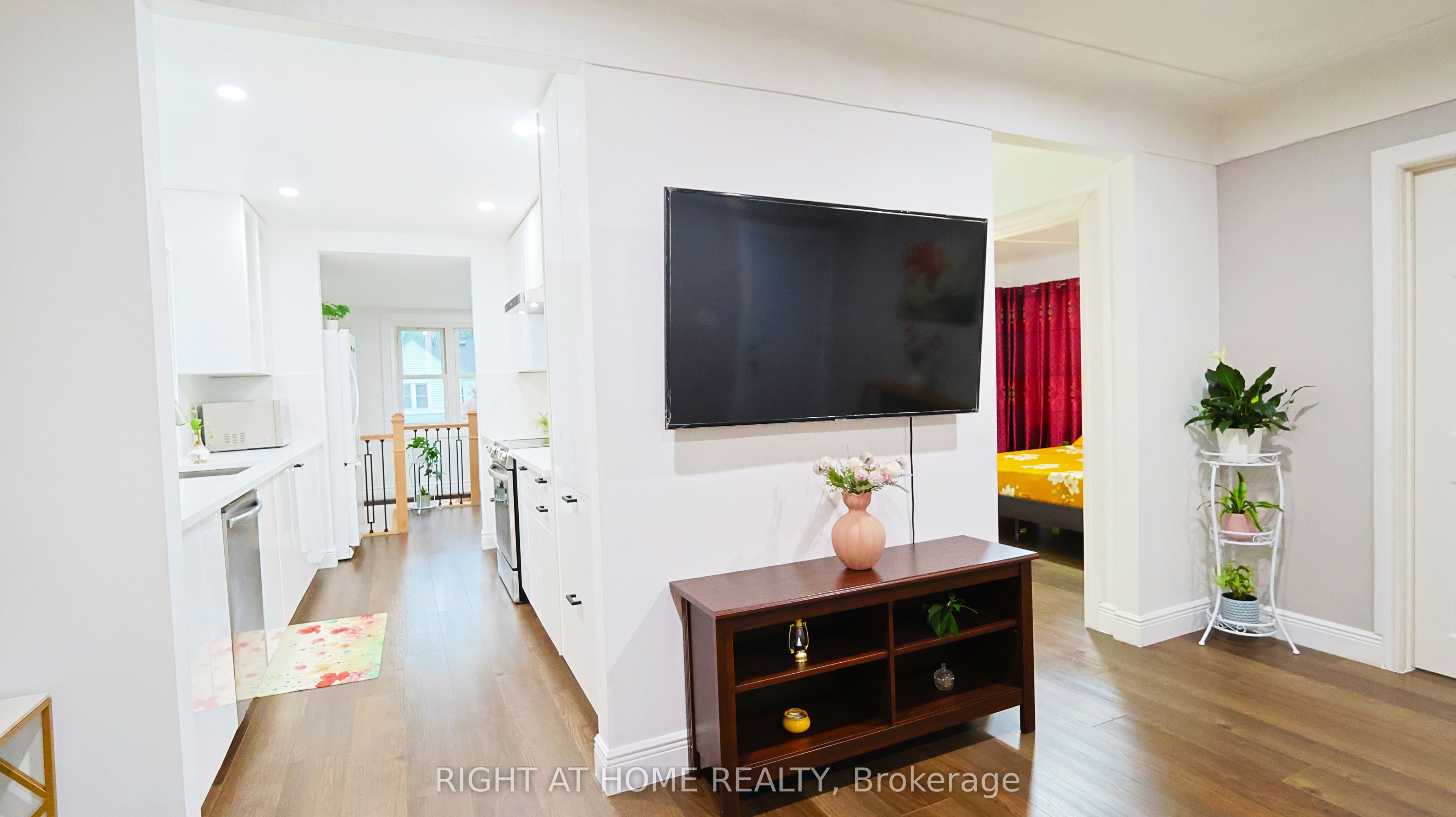 82 Normanhurst Avenue Property Photo 10