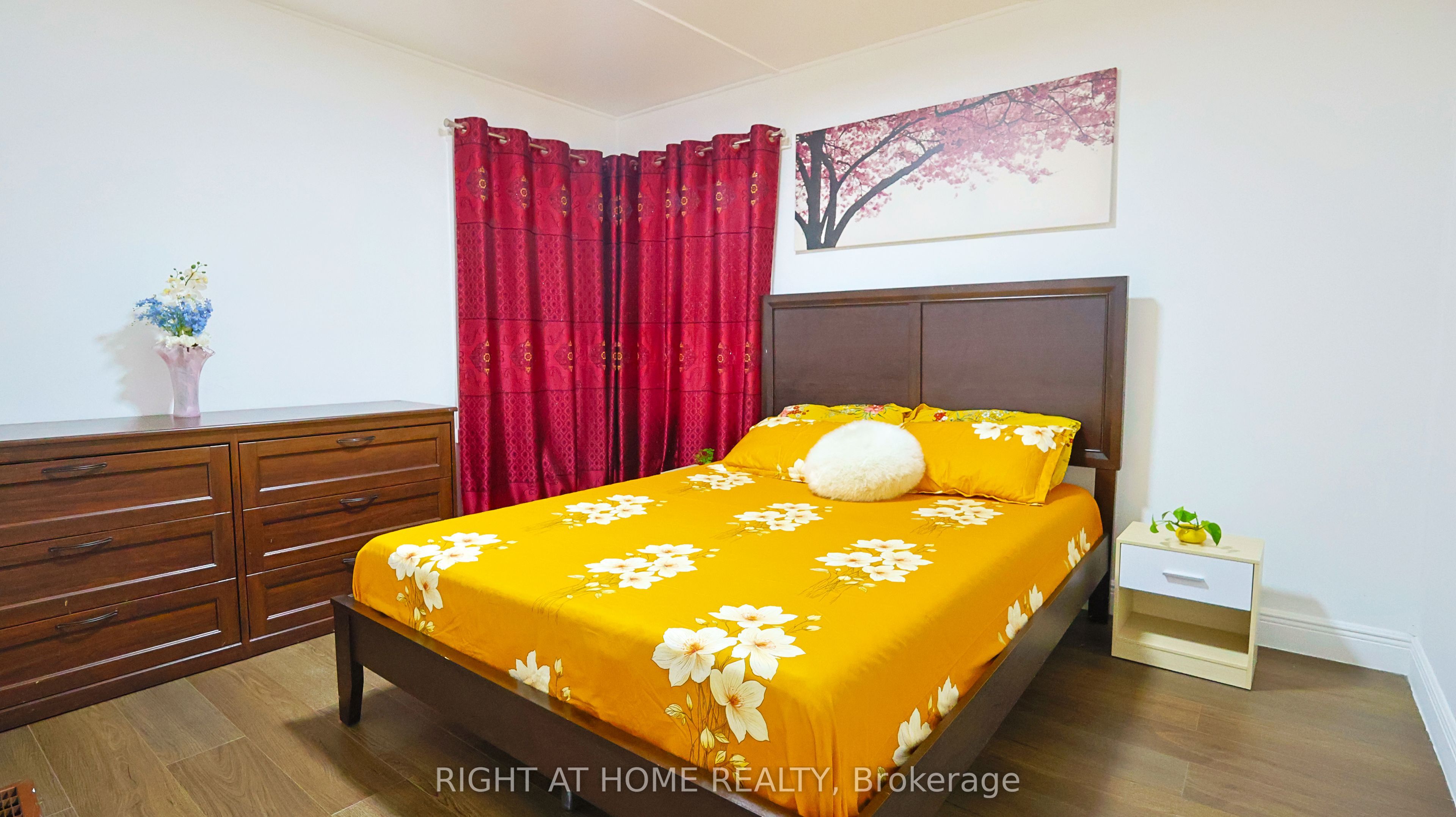 82 Normanhurst Avenue Property Photo 15