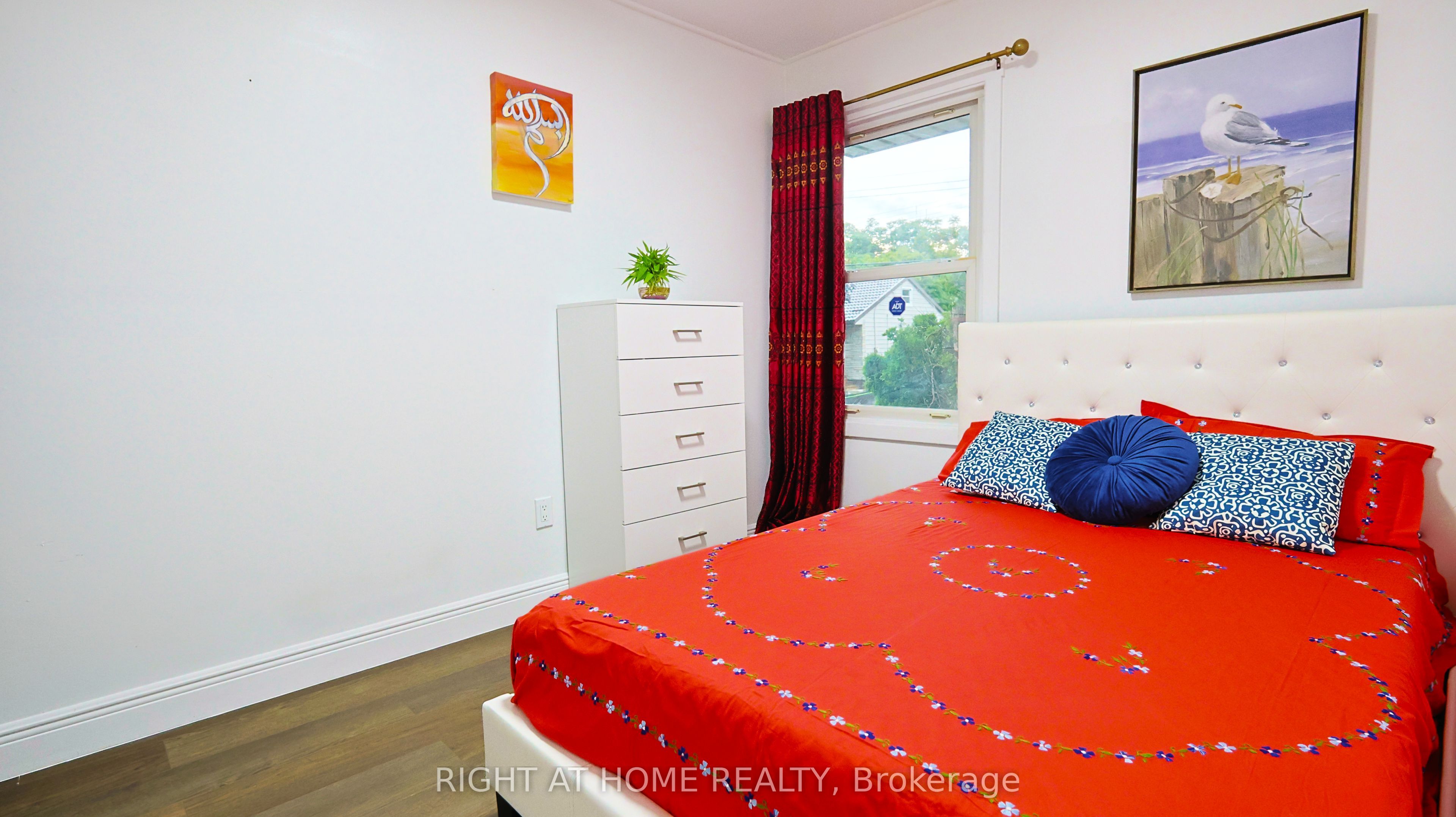 82 Normanhurst Avenue Property Photo 16