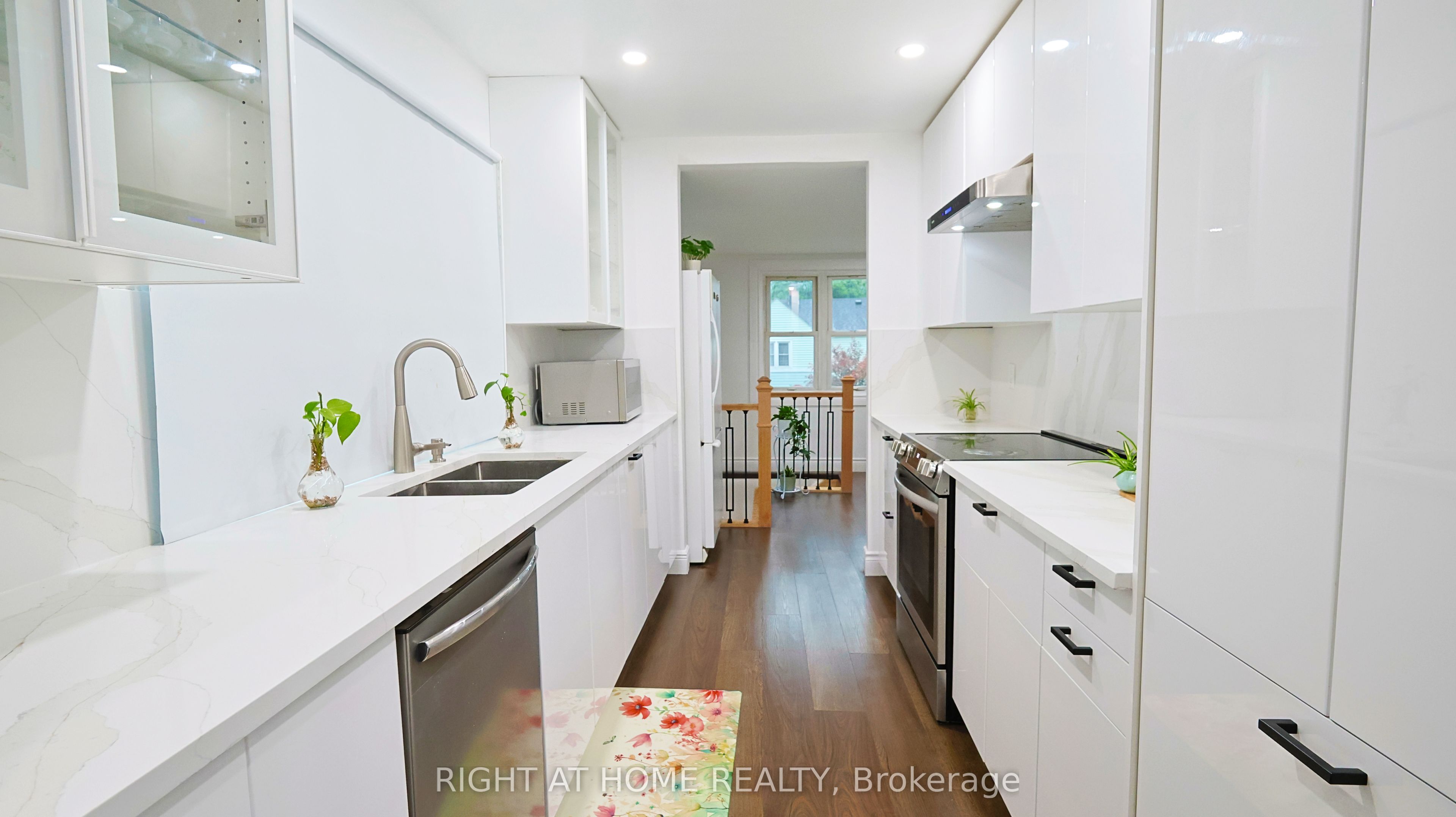82 Normanhurst Avenue Property Photo 21