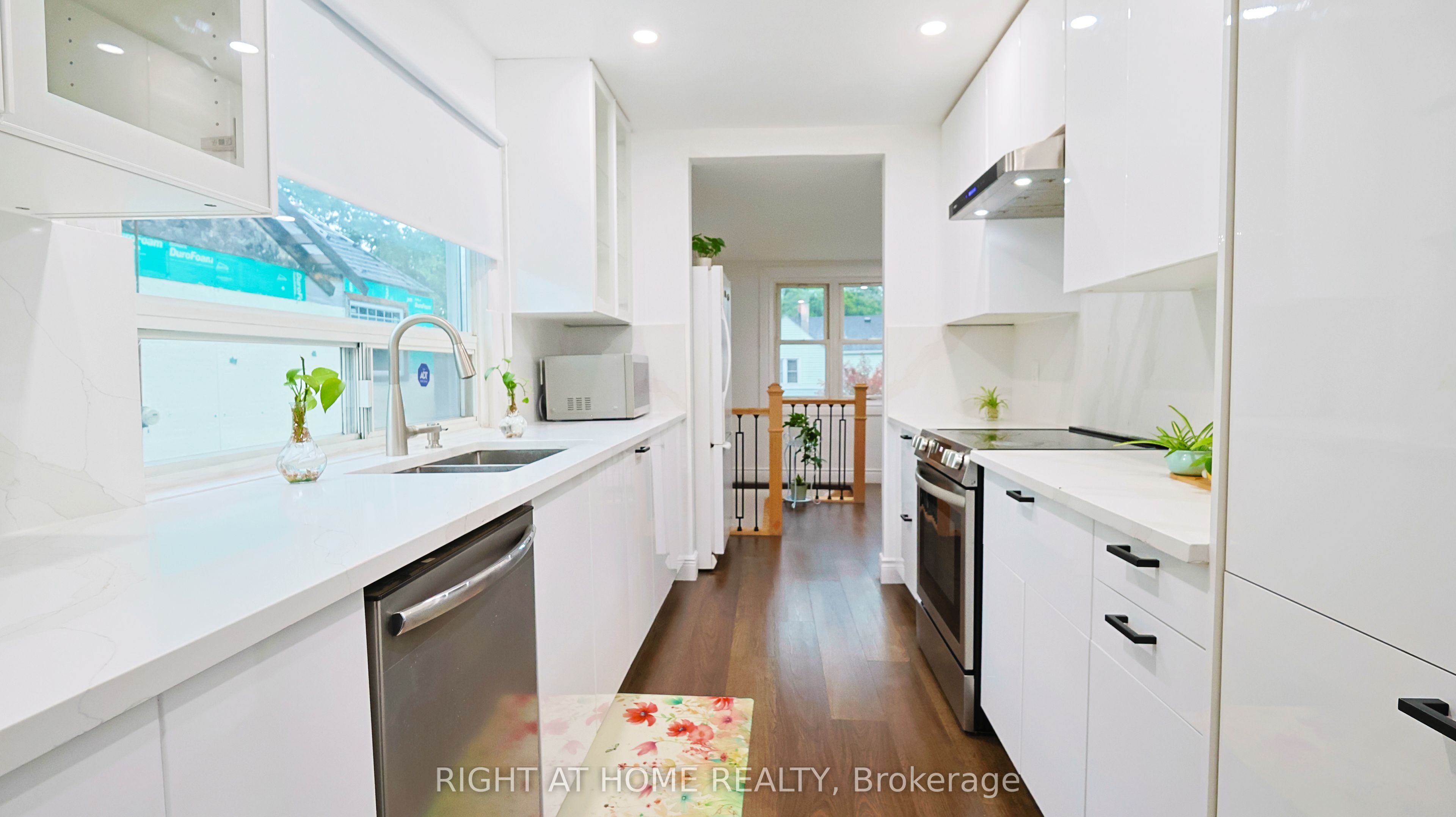 82 Normanhurst Avenue Property Photo 23