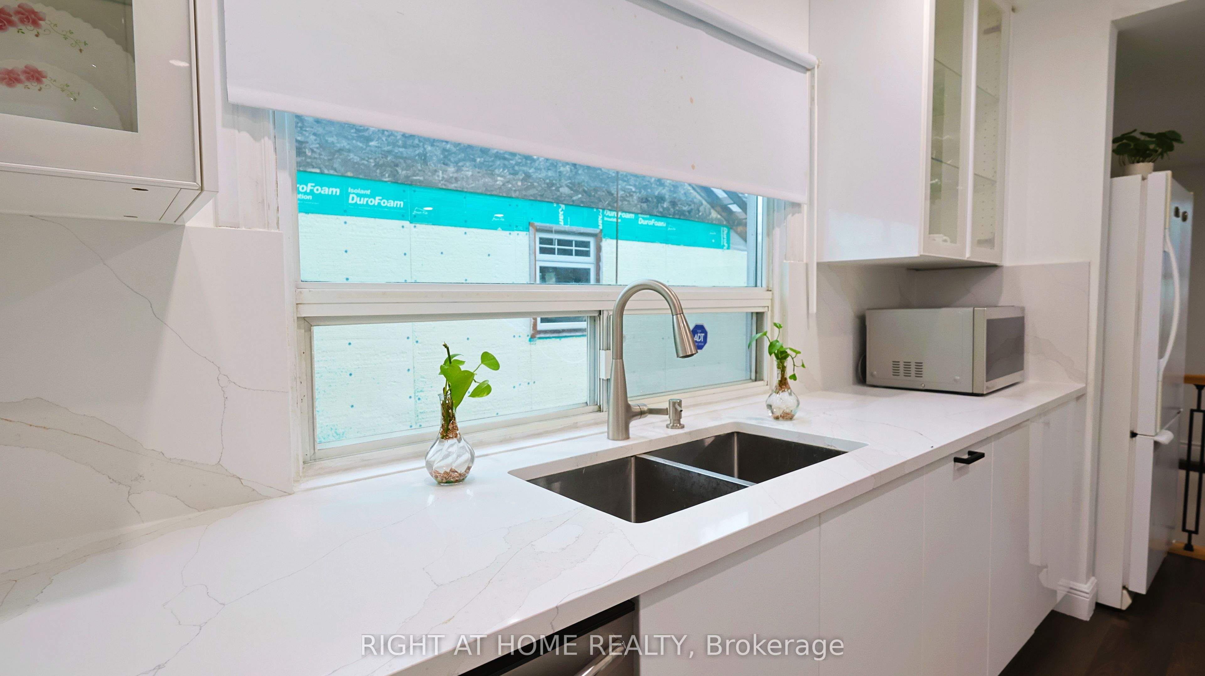 82 Normanhurst Avenue Property Photo 25