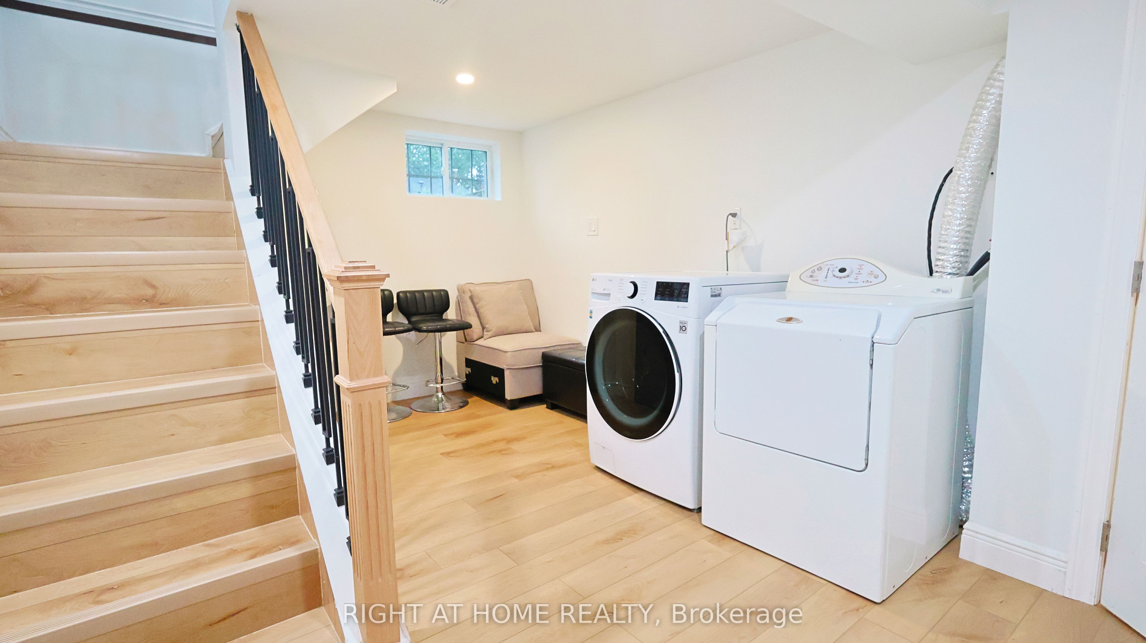 82 Normanhurst Avenue Property Photo 33