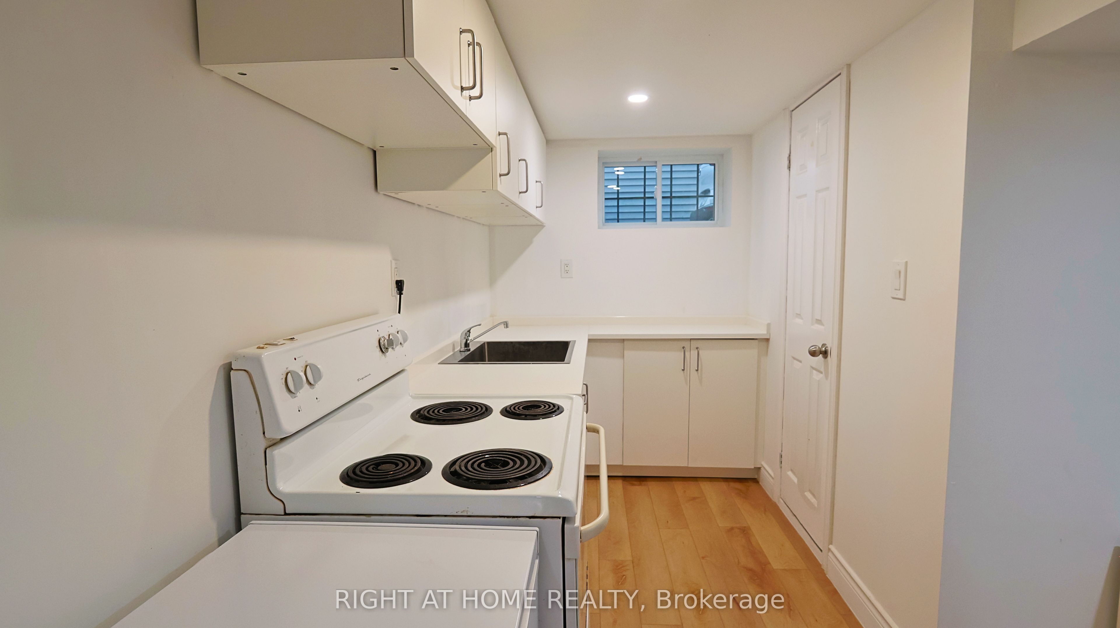 82 Normanhurst Avenue Property Photo 35