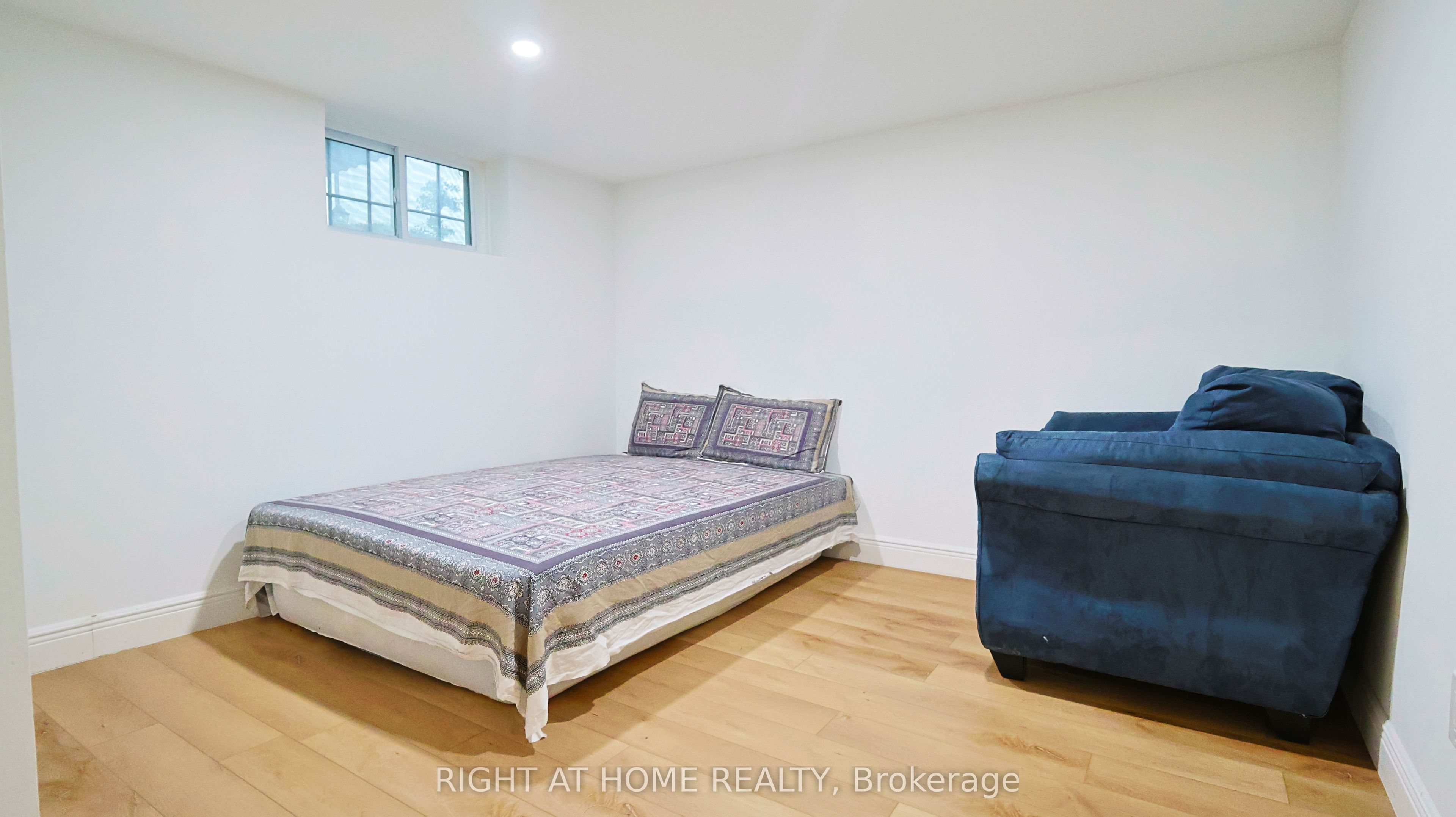 82 Normanhurst Avenue Property Photo 37